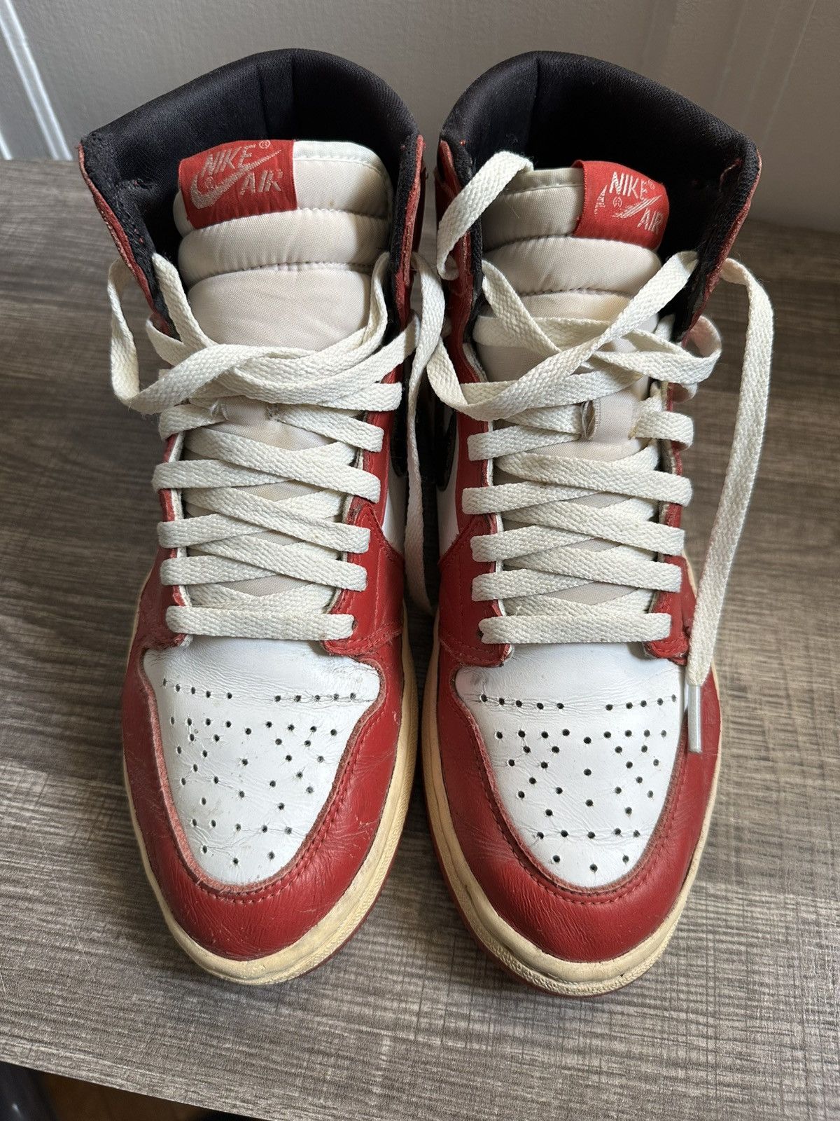 Nike 1994 Nike Air Jordan 1 Chicago Size US 8 / EU 41 - 2 Thumbnail