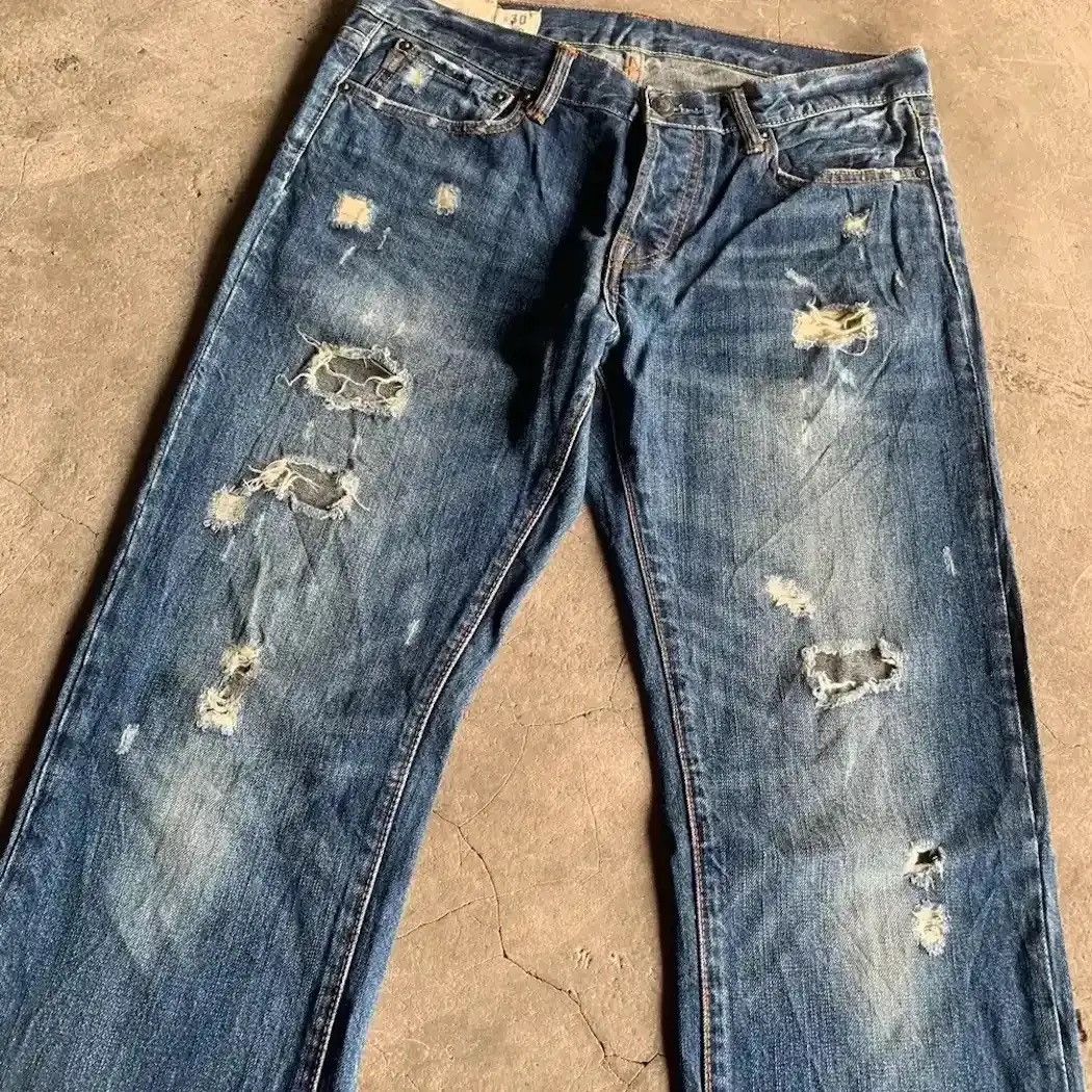 Abercrombie & Fitch 💥 STEALS💥RIPPED JEANS ABERCROMBIE&FITCH DENIM RUGGED PANTS Size US 33 - 6 Thumbnail