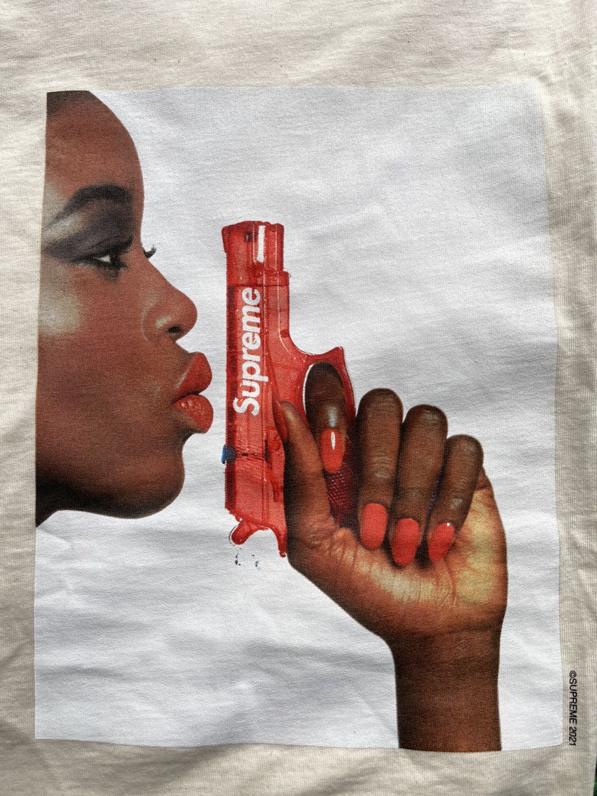 Supreme Supreme water pistol tee Size US M / EU 48-50 / 2 - 2 Thumbnail