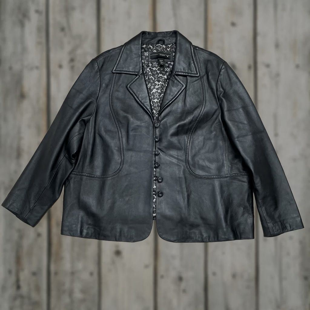 Vintage VINTAGE Venezia Women’s Coat Jacket Leather Black Lined 26-28 Plus Wool? Polyester Lining Motorcyc le Theme Casual Winter 1990s Womens Size 4XL / US 24-26 - 1 Thumbnail