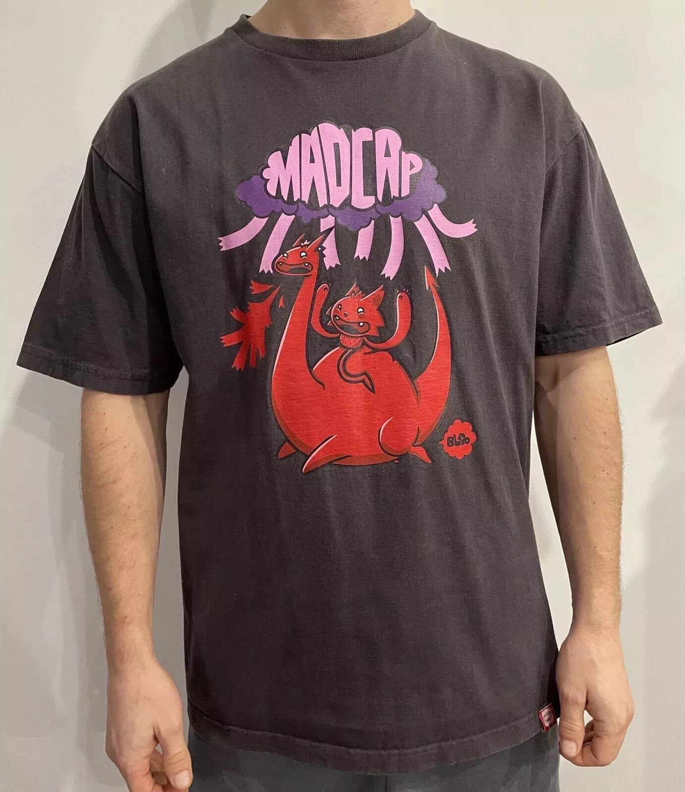 Vintage VINTAGE 2000s MADCAP T-SHIRT MENS DRAGONS Bloke Retro FADED Size US L / EU 52-54 / 3 - 1 Thumbnail