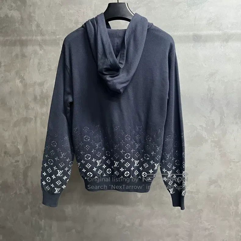 Louis Vuitton Louis Vuitton Grey monogrammed logo printed hooded long sl Size US S / EU 44-46 / 1 - 5 Thumbnail