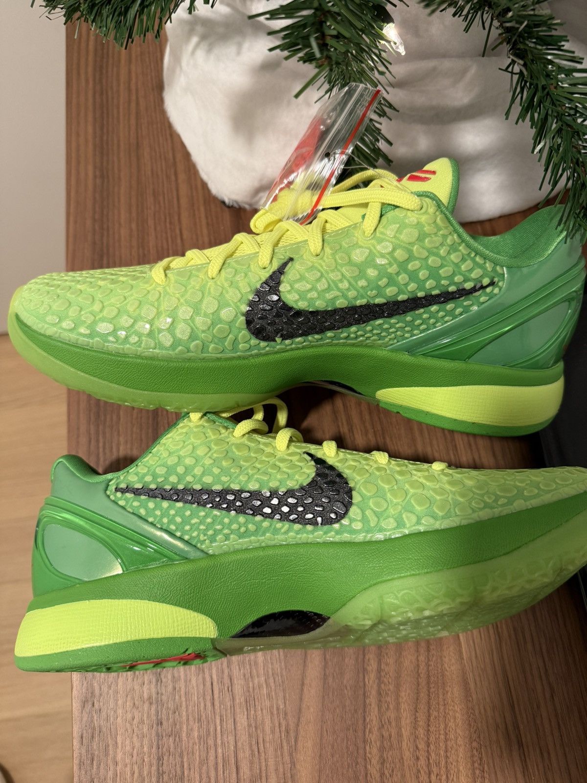 Nike Kobe IV Grinch Size US 10.5 / EU 43-44 - 4 Thumbnail