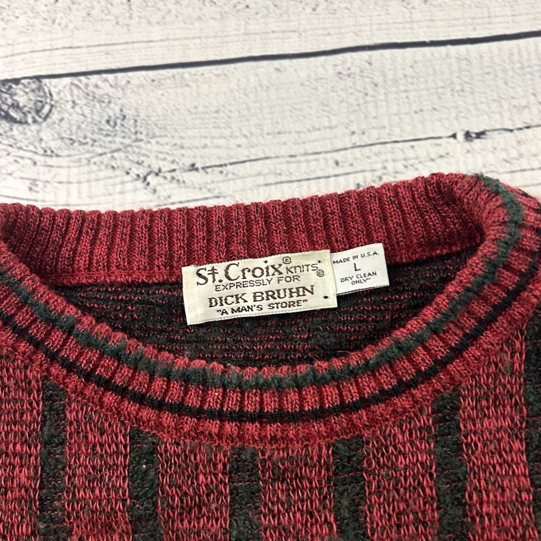 Vintage VINTAGE St Croix Pullover Crewneck Sweater Men's L Red Abstract Shirt Mens L Red Abstract St Croix Pullover Crewneck Sweater Size US L / EU 52-54 / 3 - 2 Thumbnail