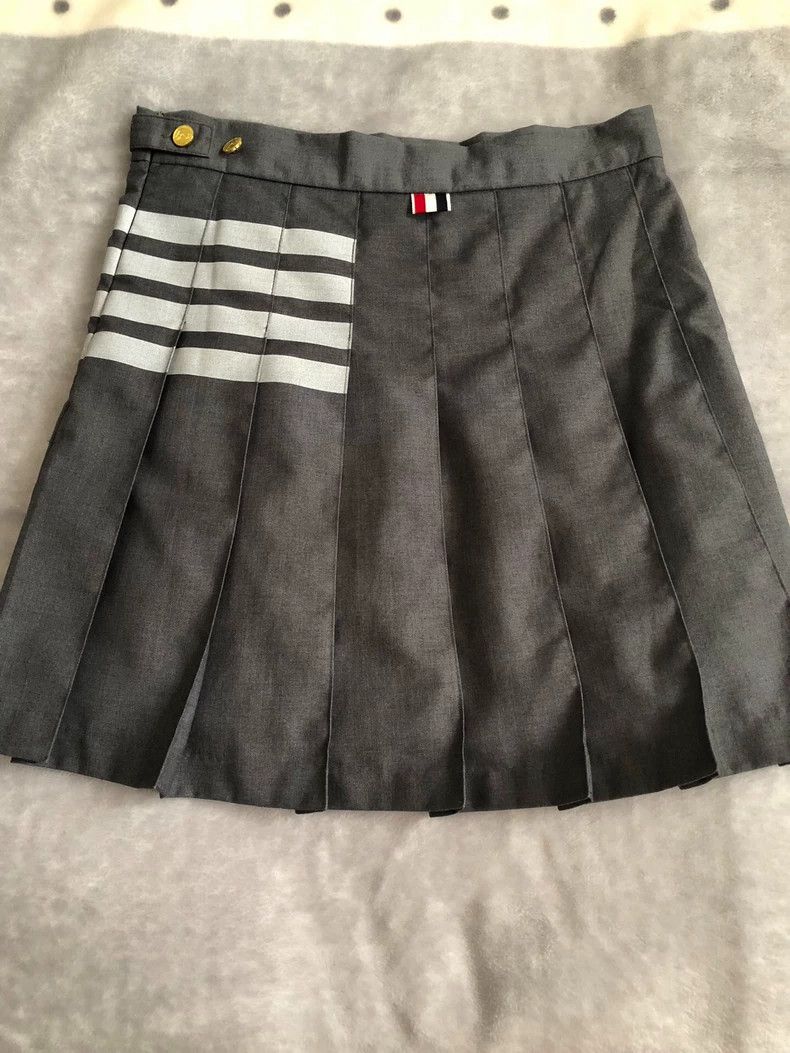 Thom Browne Thom Browne Gray woolen short skirt Size 25" / US 0 / IT 36 - 2 Thumbnail