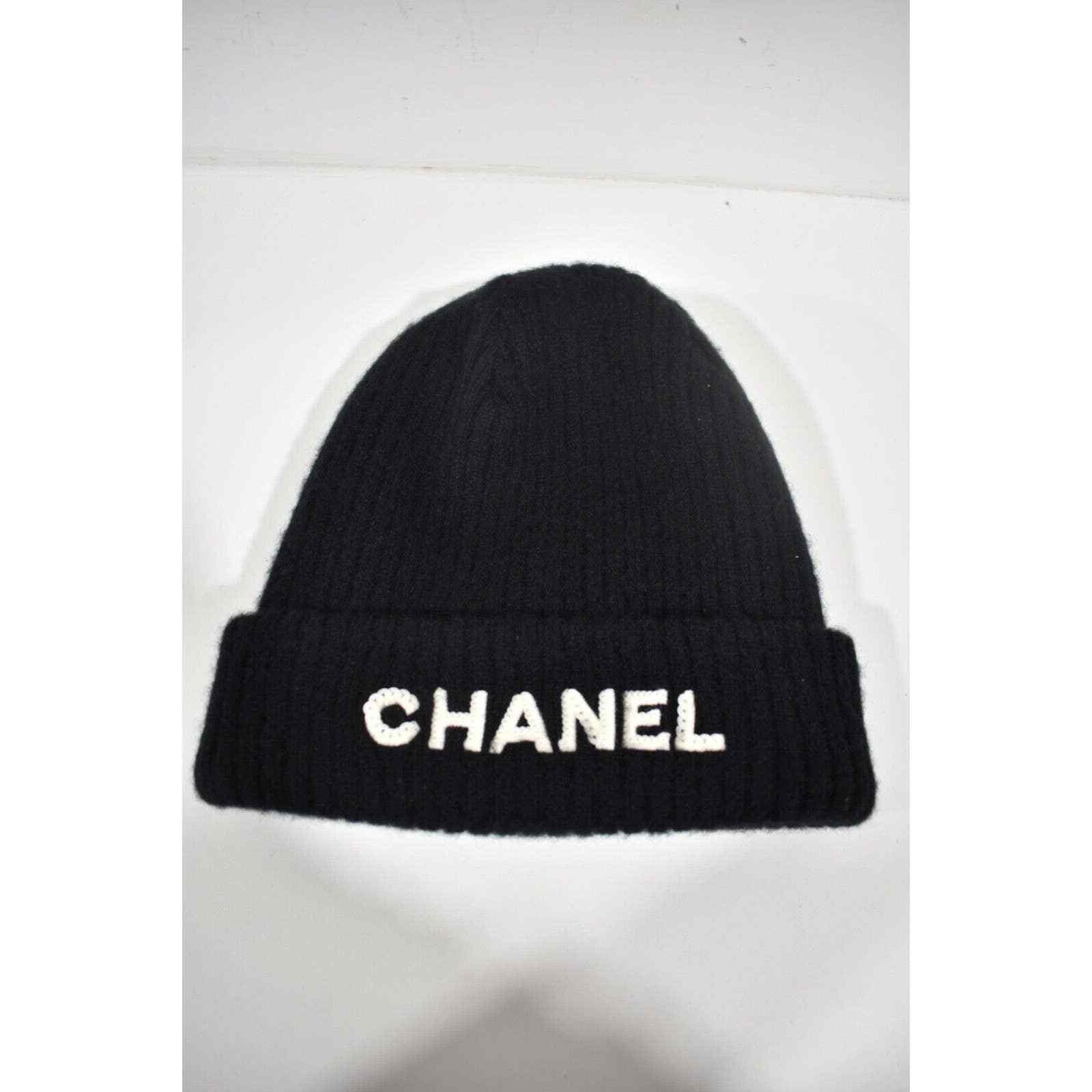 Chanel Chanel White Sequin CC Logo Beanie Winter Hat Cap Cloche Size ONE SIZE - 2 Thumbnail