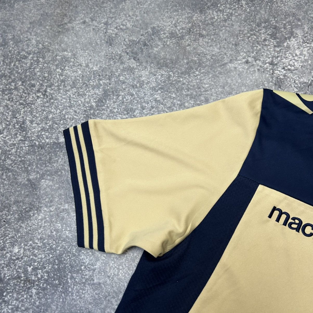 Macron Vintage Macron FC Leedc United 2000s home soccer jersey Size US L / EU 52-54 / 3 - 6 Thumbnail