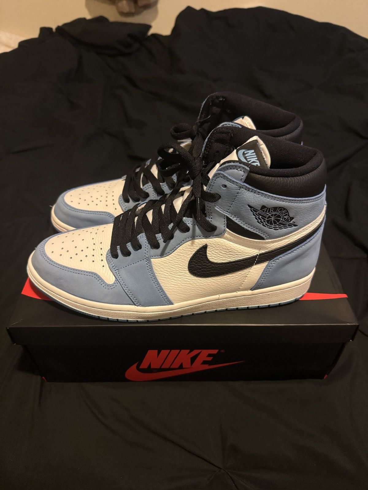 Jordan Brand 2021 Air Jordan 1 Retro High OG University Blue Size 11.5 Size US 11.5 / EU 44-45 - 3 Thumbnail