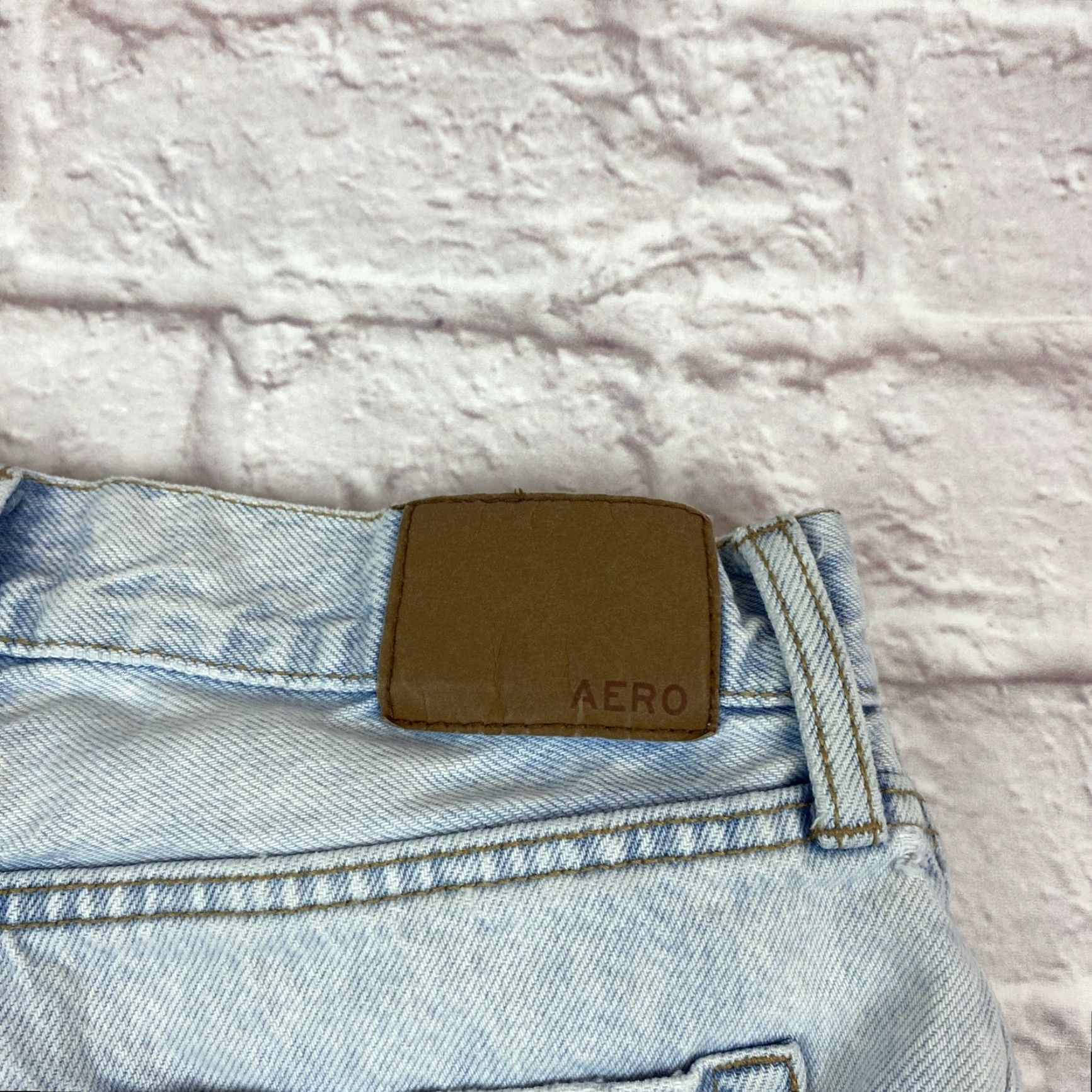 Vintage VINTAGE Aeropostale Jeans Womens Mom Jean Size 2 Light Wash Distressed High Rise Size 26" / US 2 / IT 38 - 7 Thumbnail