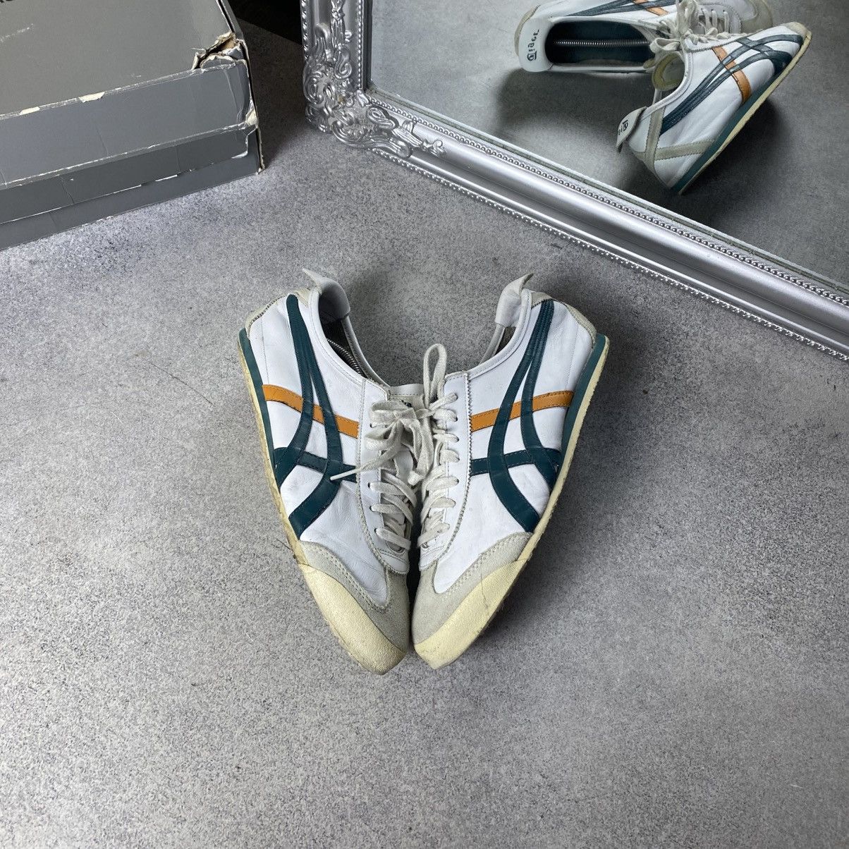Asics Vintage Asics Onitsuka Tiger Mexico 66 Kill Bill Sneakers Size US 10 / EU 43 - 6 Thumbnail