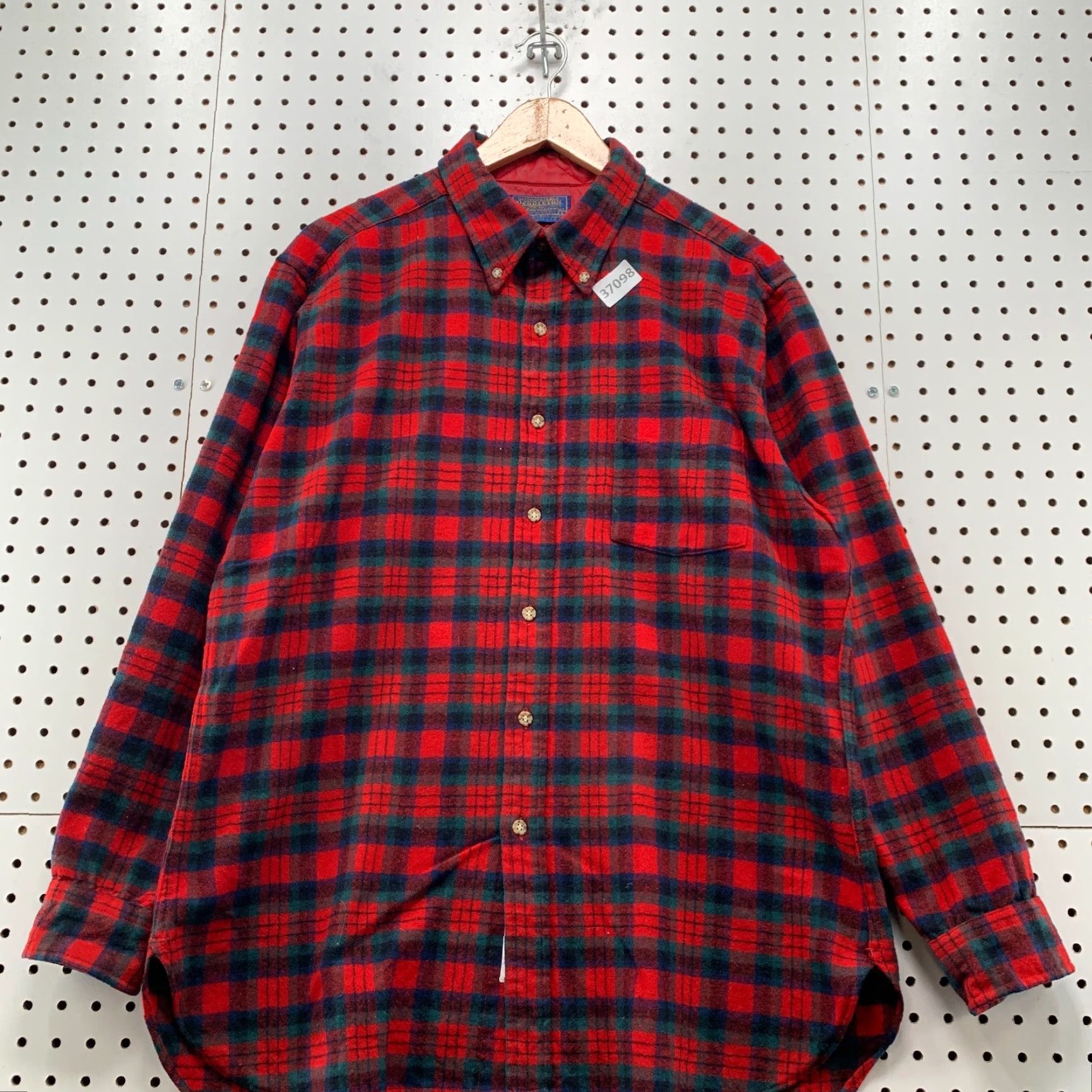Pendleton VINTAGE Pendleton Button Dow Shirt Mens L Red Plaid Wool Made USA 23x31.5 Button-Up Collared Wool Flannel Sportsman USA Mens Size US L / EU 52-54 / 3 - 5 Thumbnail