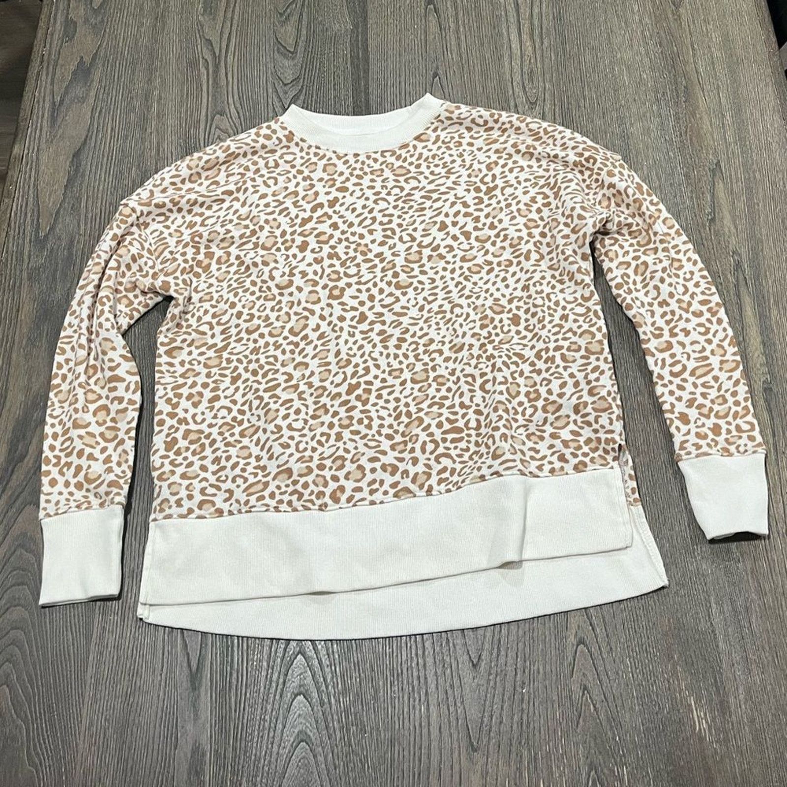Walmart Crew Neck Leopard Pattern Hi-Lo Hem Side Slit Cream Brown S Size S / US 4 / IT 40 - 1 Thumbnail