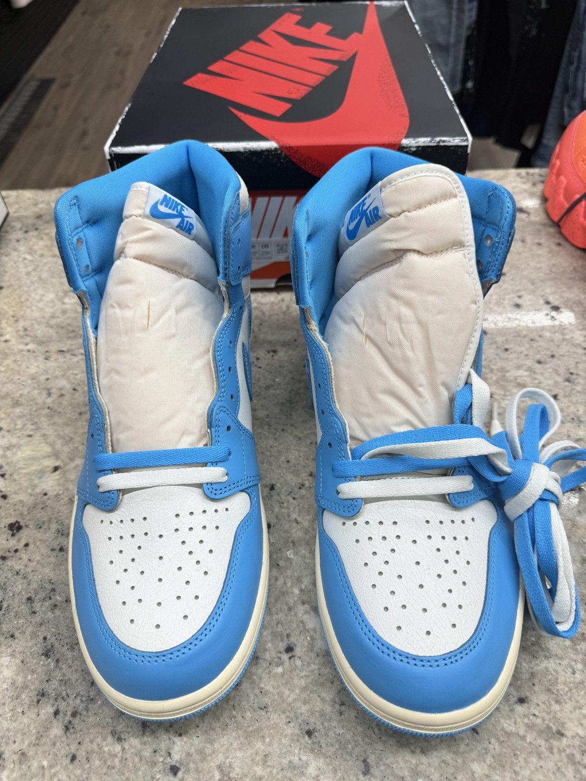 Jordan Brand Jordan 1 Retro High OG Unc Reminaged Size US 10.5 / EU 43-44 - 3 Thumbnail