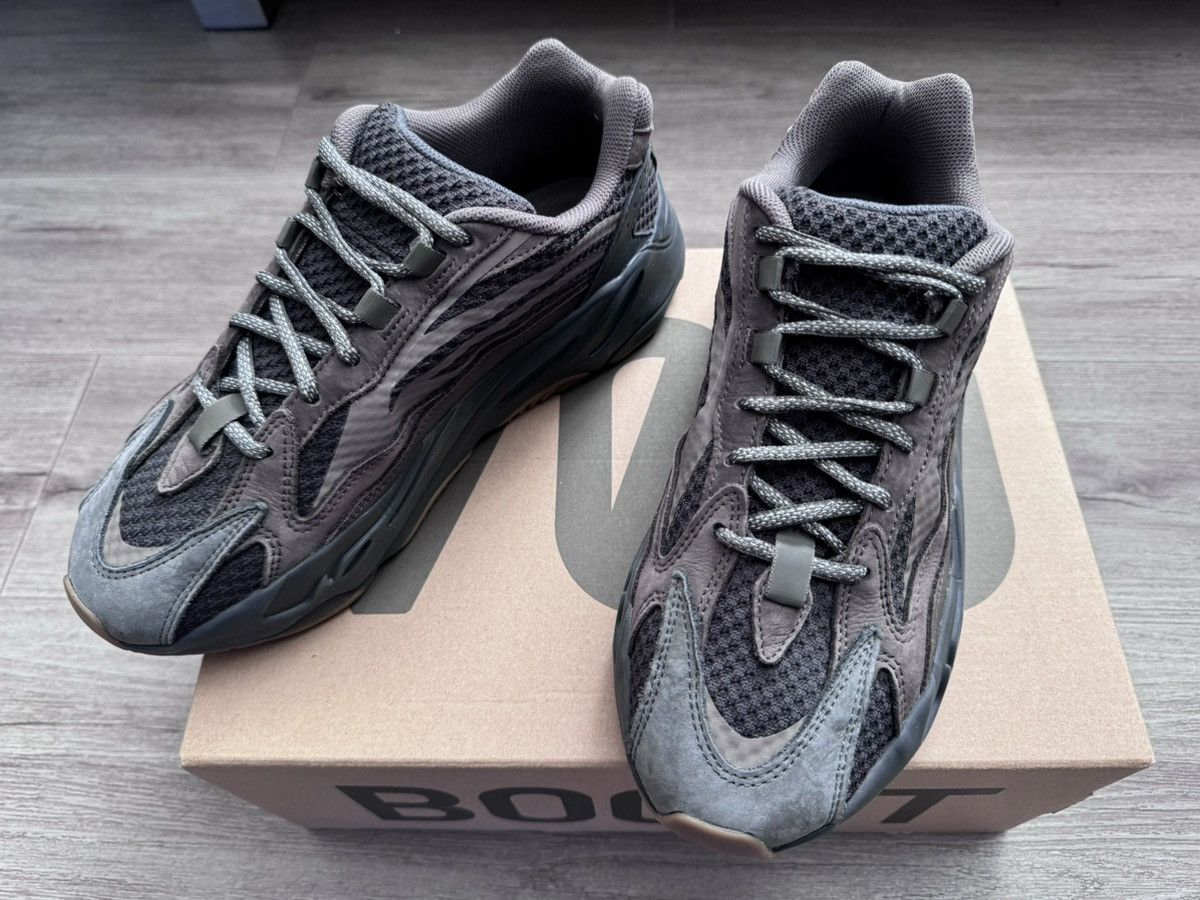 Adidas × Yeezy Yeezy Boost 700 V2 men size 9.5 Size US 9.5 / EU 42-43 - 3 Thumbnail