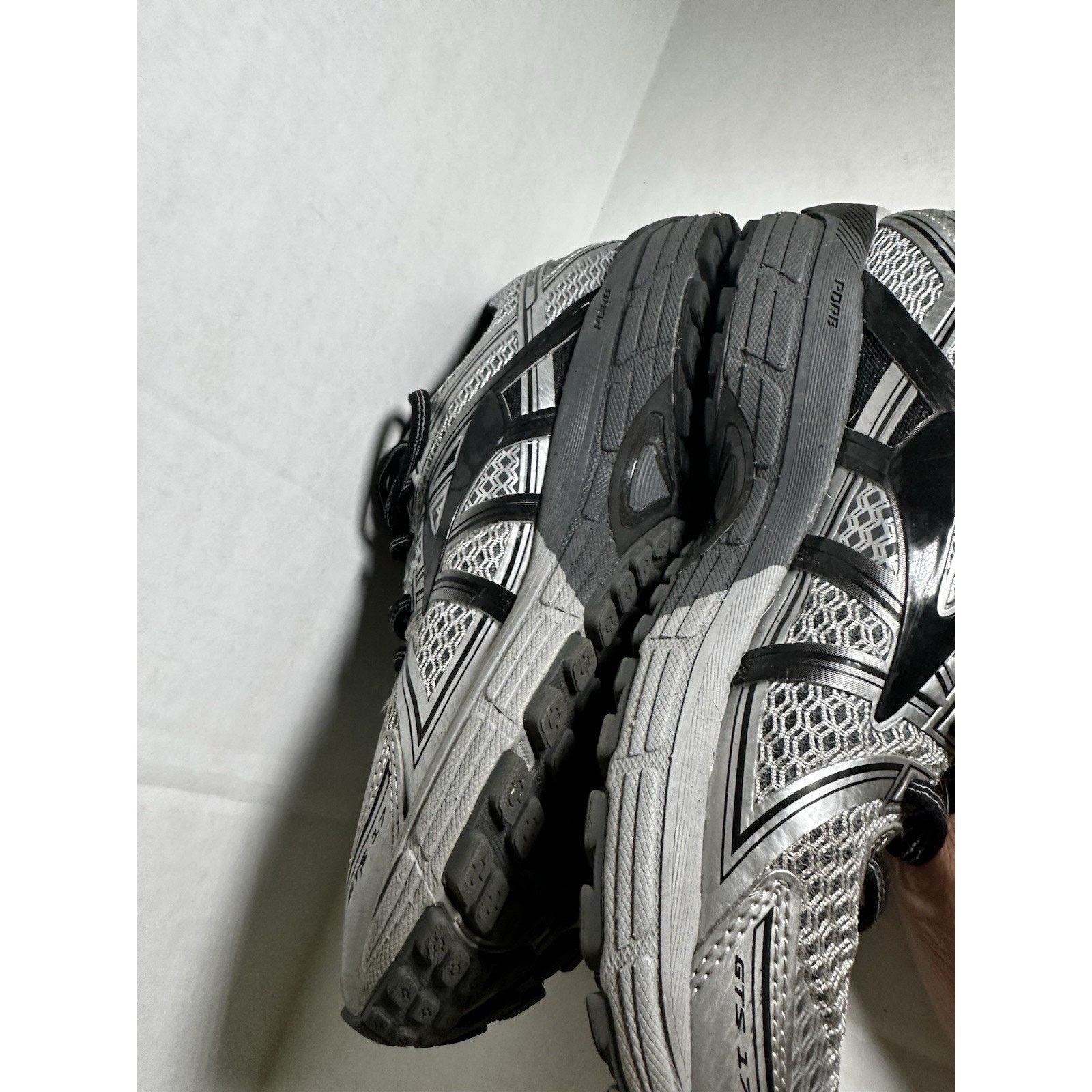 Brooks Brooks Adrenaline GTS 17 Running Shoes Sz 7-D Black/Silver Size US 7 / EU 40 - 15 Thumbnail