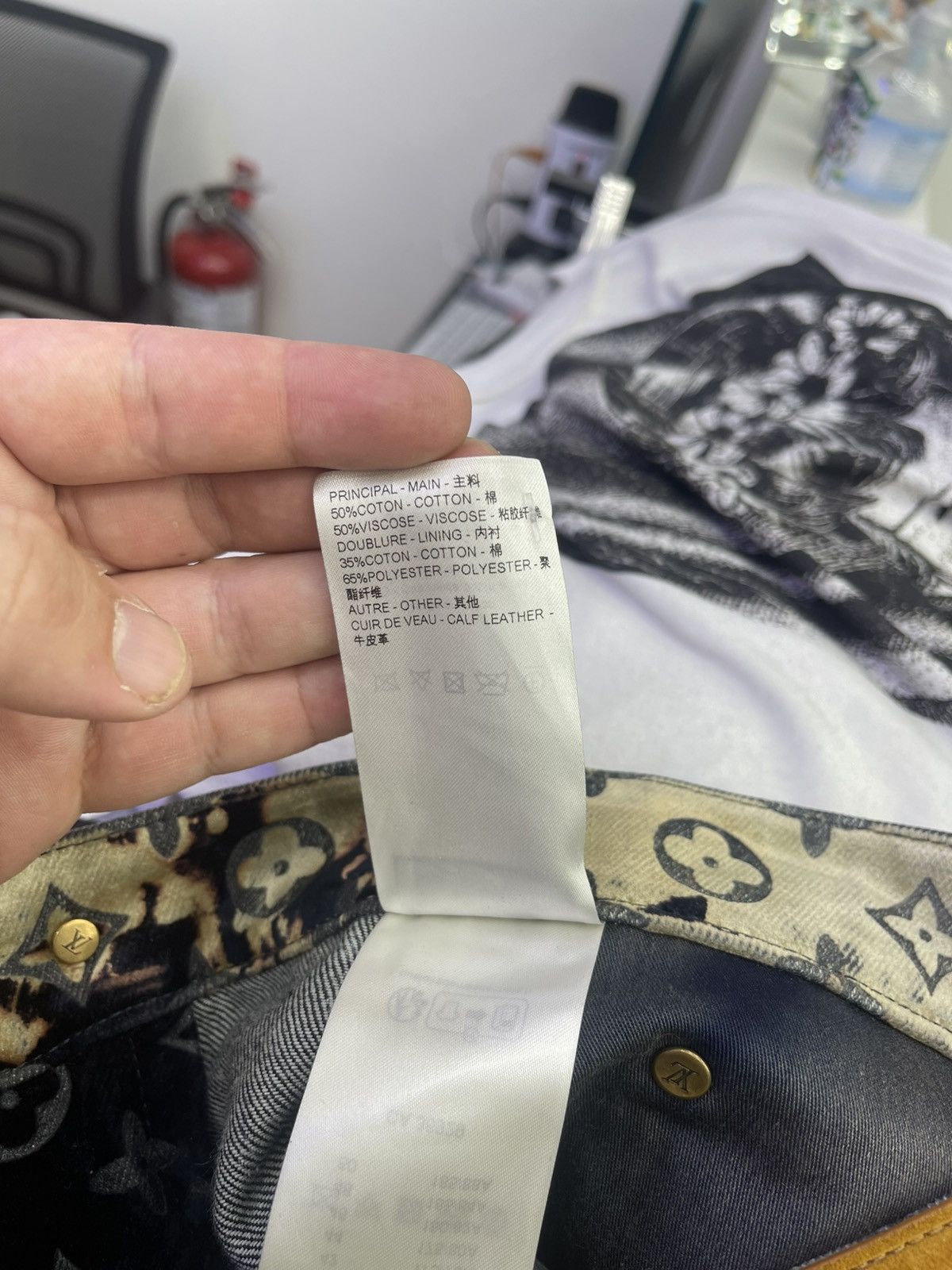 Louis Vuitton Louis Vuitton pants all over logo navy/ beige Size US 34 / EU 50 - 7 Thumbnail