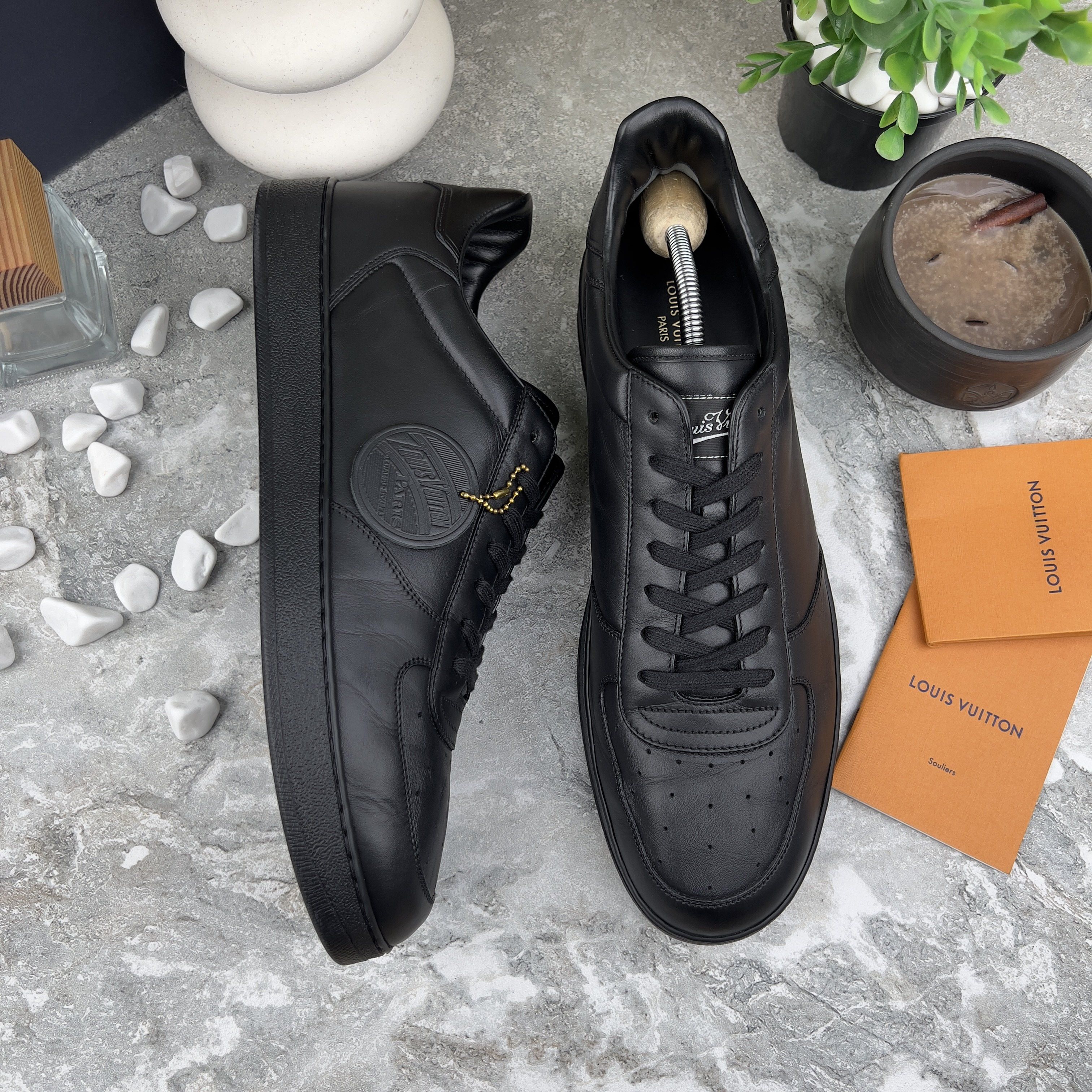 Louis Vuitton Authentic Louis Vuitton Rivoli Sneakers Leather Size US 11.5 / EU 44-45 - 4 Thumbnail