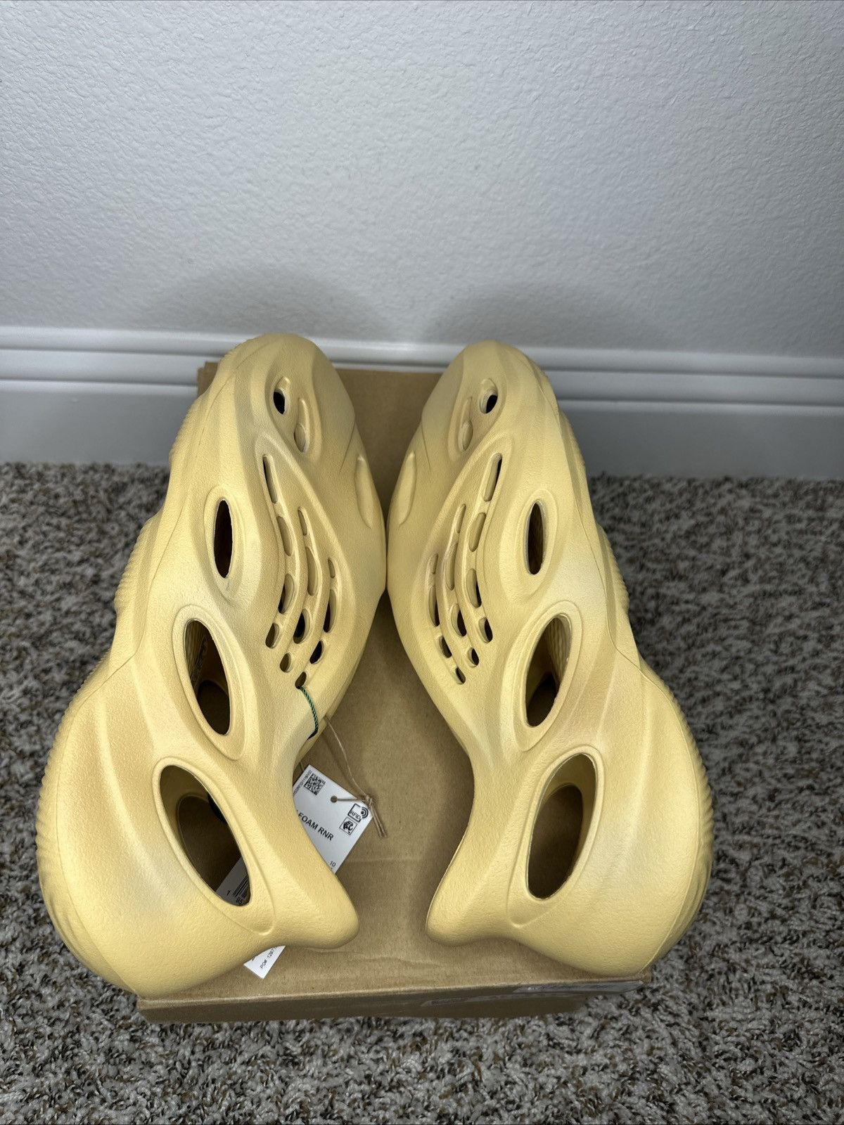 Adidas adidas Yeezy Foam Rnr Slip On Mens Casual Sandals Size US 10 / EU 43 - 6 Thumbnail