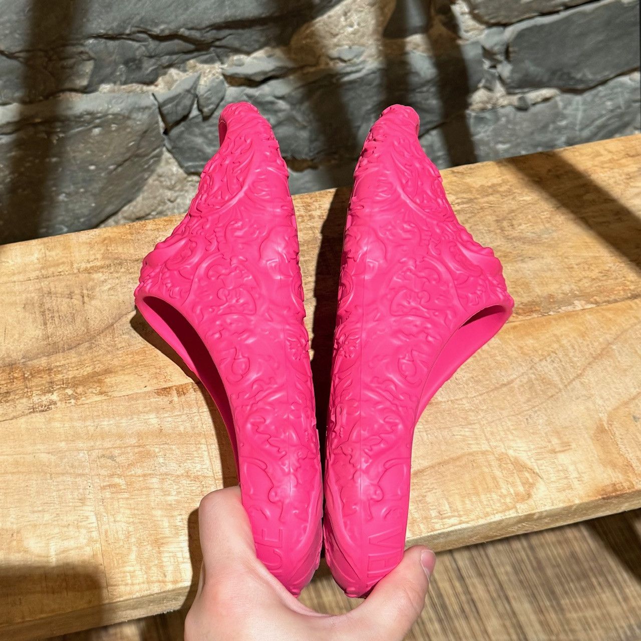 Versace Versace Pink Barocco Medusa Dimension Pool Slides Size US 7 / EU 40 - 8 Thumbnail