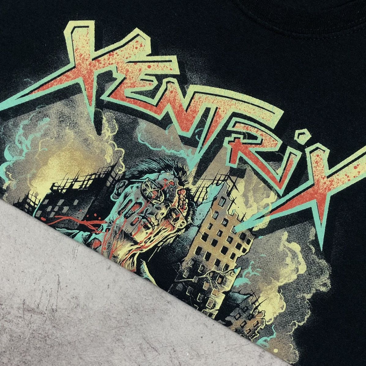 Vintage Vintage Xentrix Keep Smiling While You Die Graphic Metal Tee Size US M / EU 48-50 / 2 - 4 Thumbnail