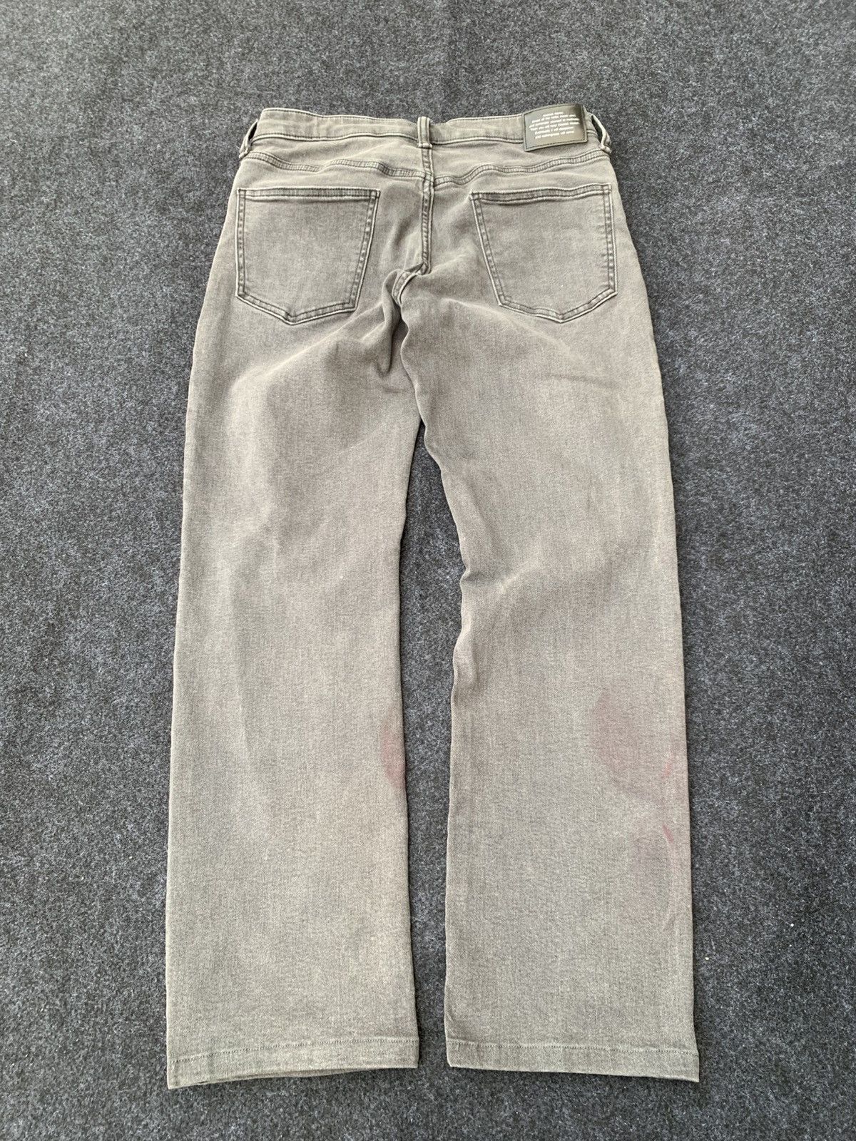 GU × Undercover DISTRESSED GU x UNDERCOVER FADE GREY. Size US 30 / EU 46 - 2 Thumbnail