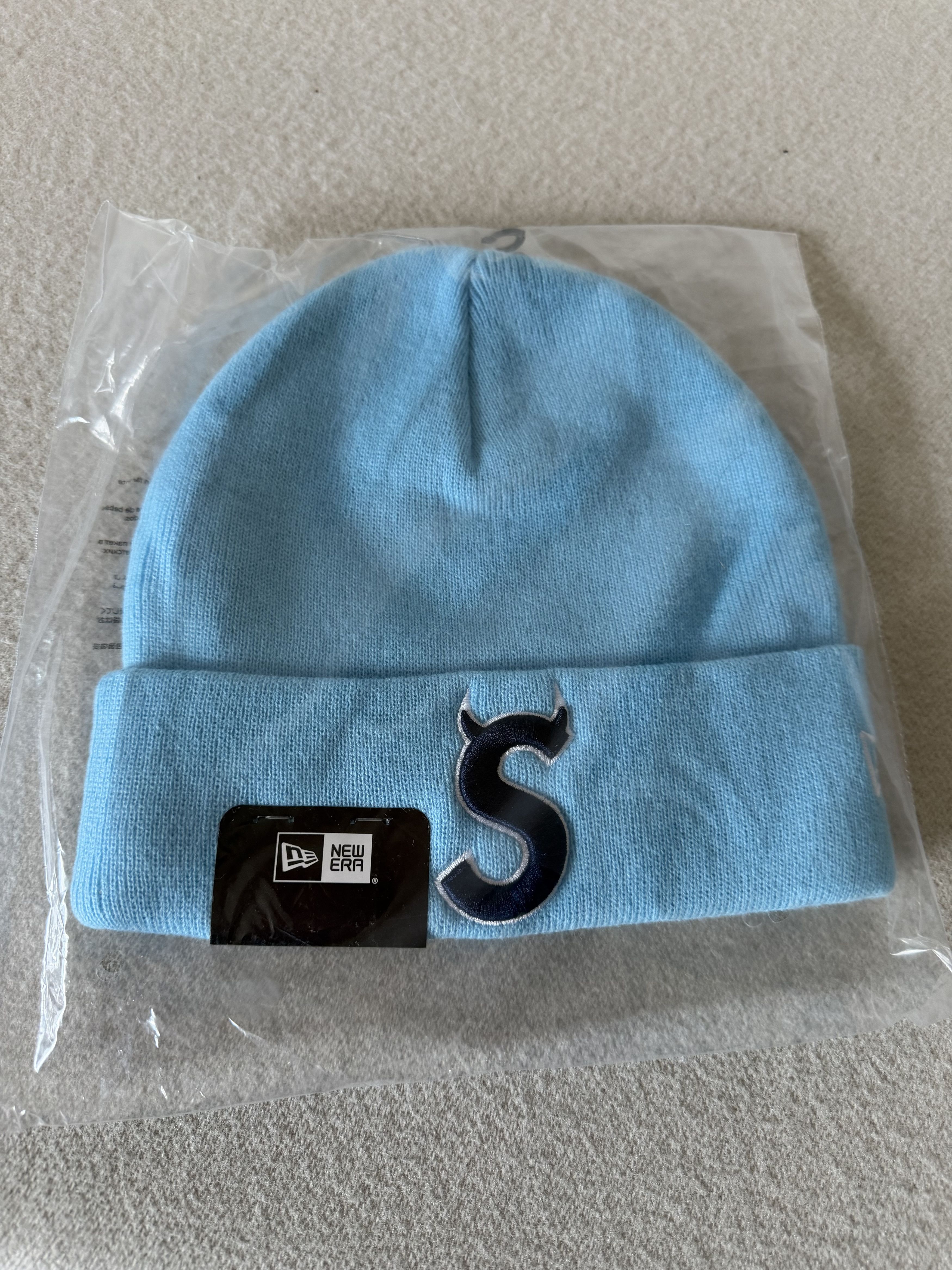 帽子 Supreme Wombat Beanie Supreme Wombat Beanie White - FW22 - US