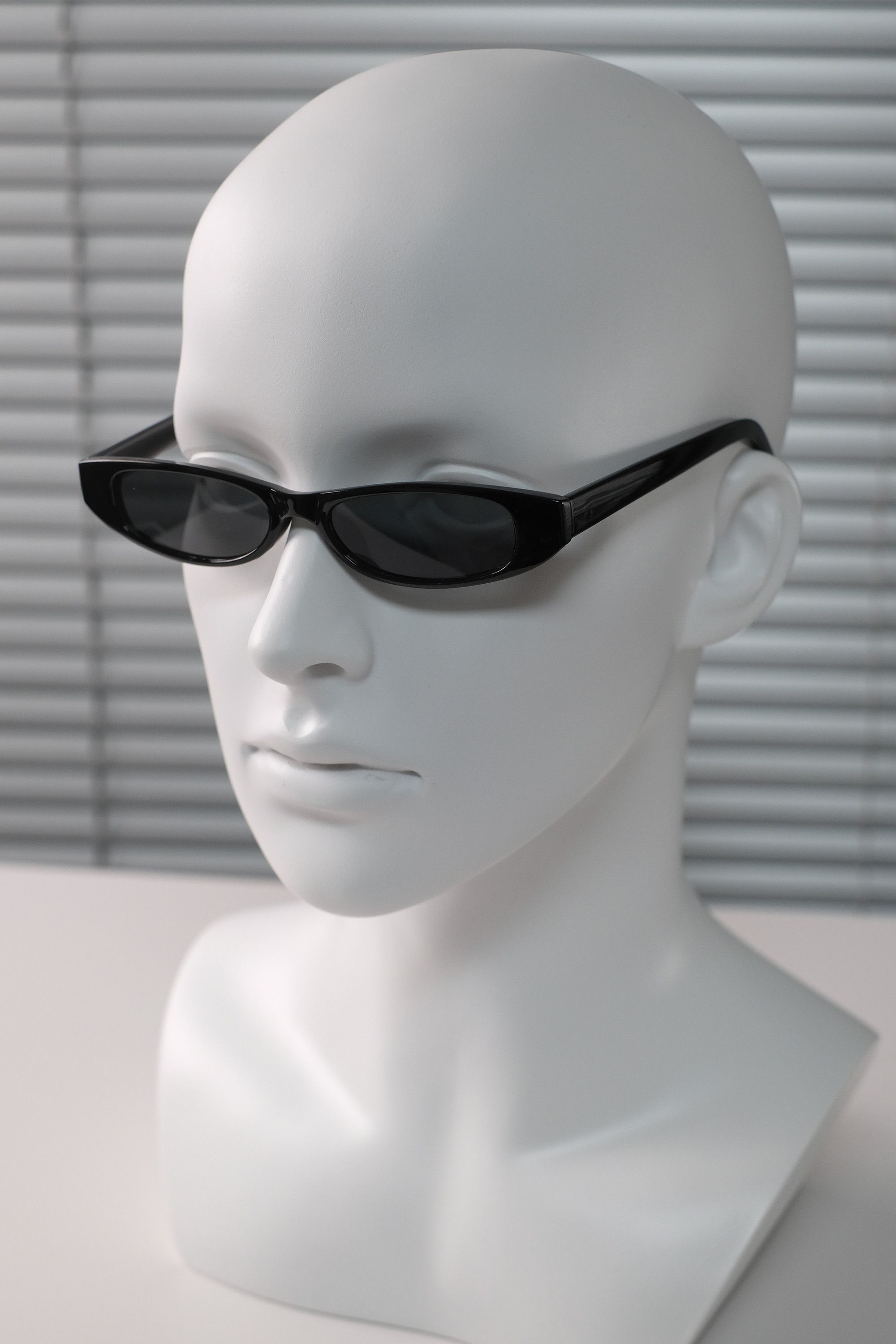 Japanese Brand Y2k Vtg Avant Garde Rectangular Black Sunglasses Unisex OS Size ONE SIZE - 1 Thumbnail