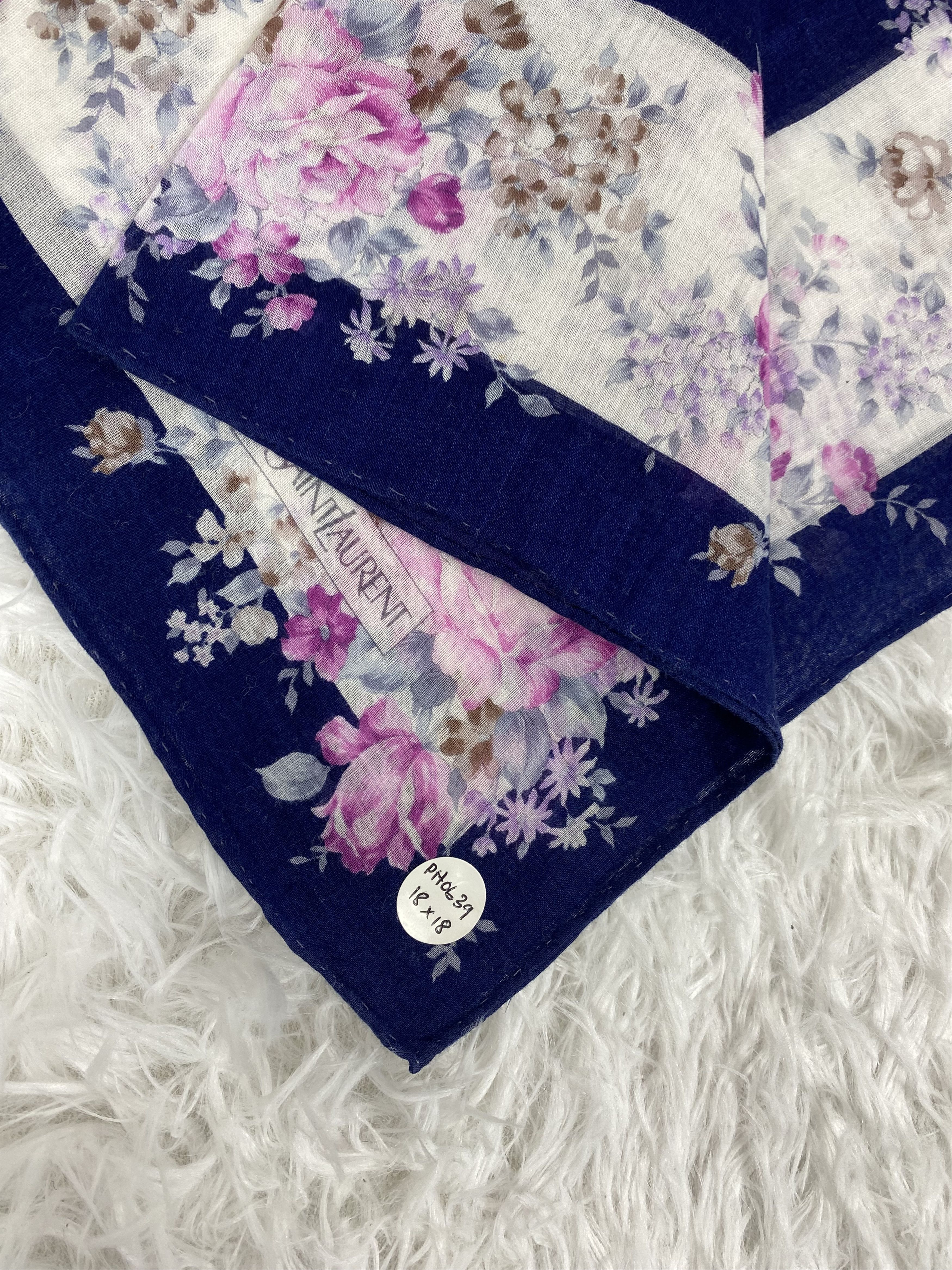 Yves Saint Laurent Vintage Yves Saint Laurent Handkerchief Neckerchief PH0639 Size ONE SIZE - 2 Thumbnail