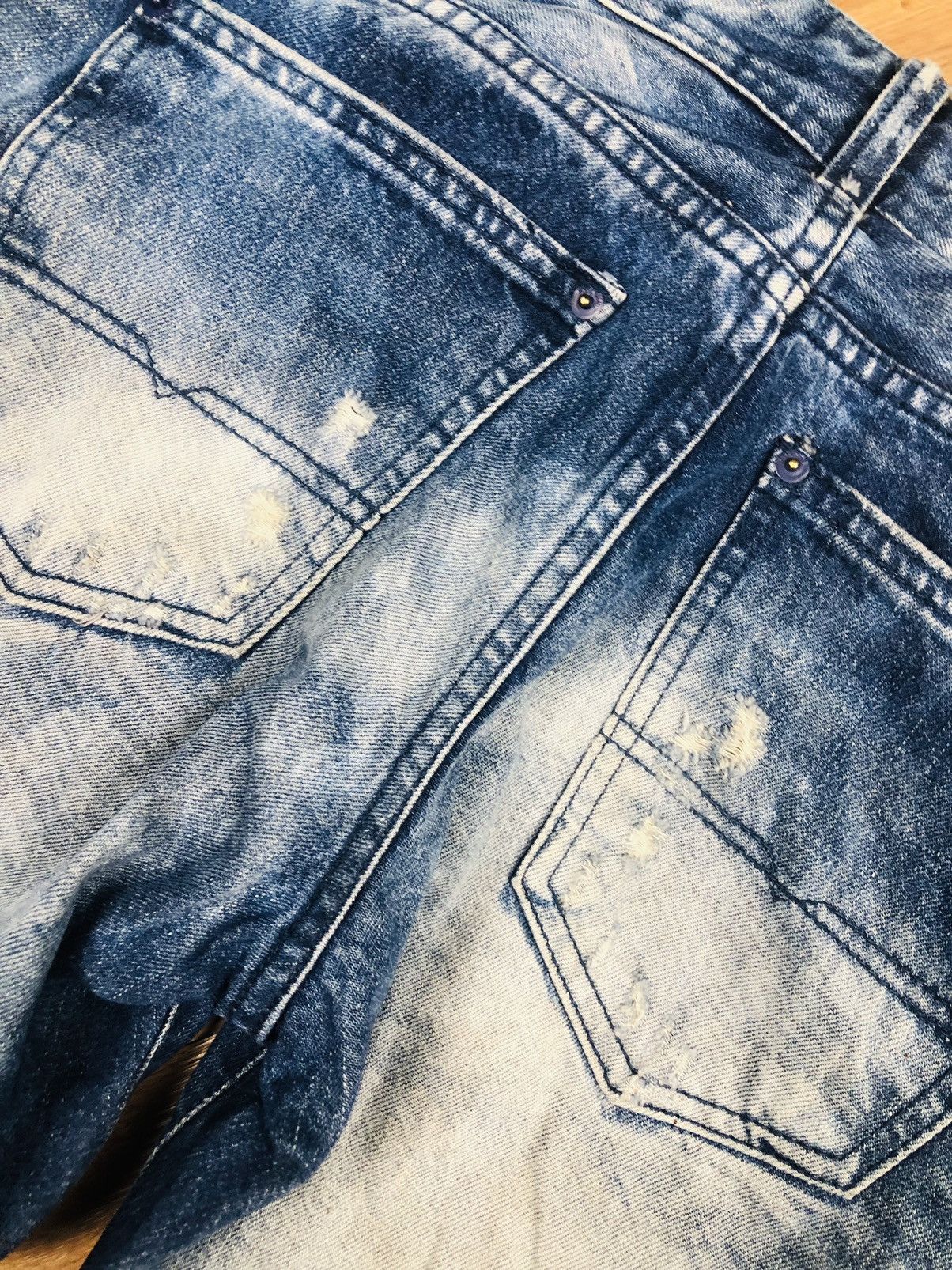 Black Label A.V.H. Company BLACK LABEL Distressed Jeans (38) Size US 31 - 16 Thumbnail
