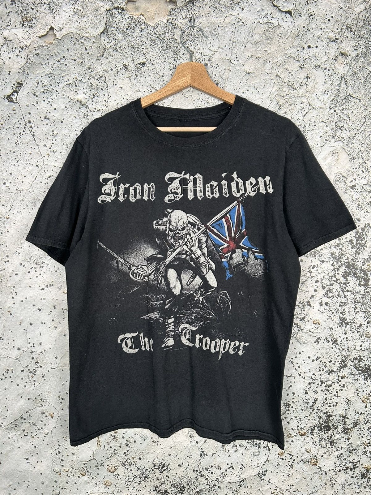 Iron Maiden Vintage Iron Maiden The Trooper Graphic Tee Metal Band Size US L / EU 52-54 / 3 - 1 Thumbnail