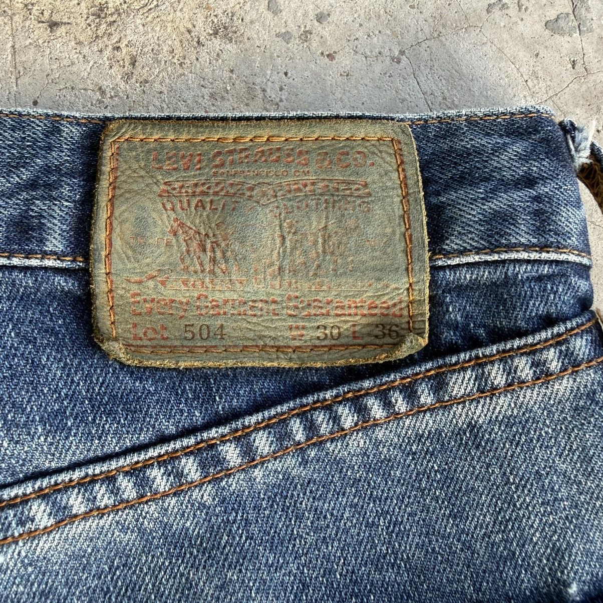 Levi's Vintage Clothing W31x33.5 Vintage Levi's 504 Faded Denim Jean Pants Size US 31 - 13 Thumbnail