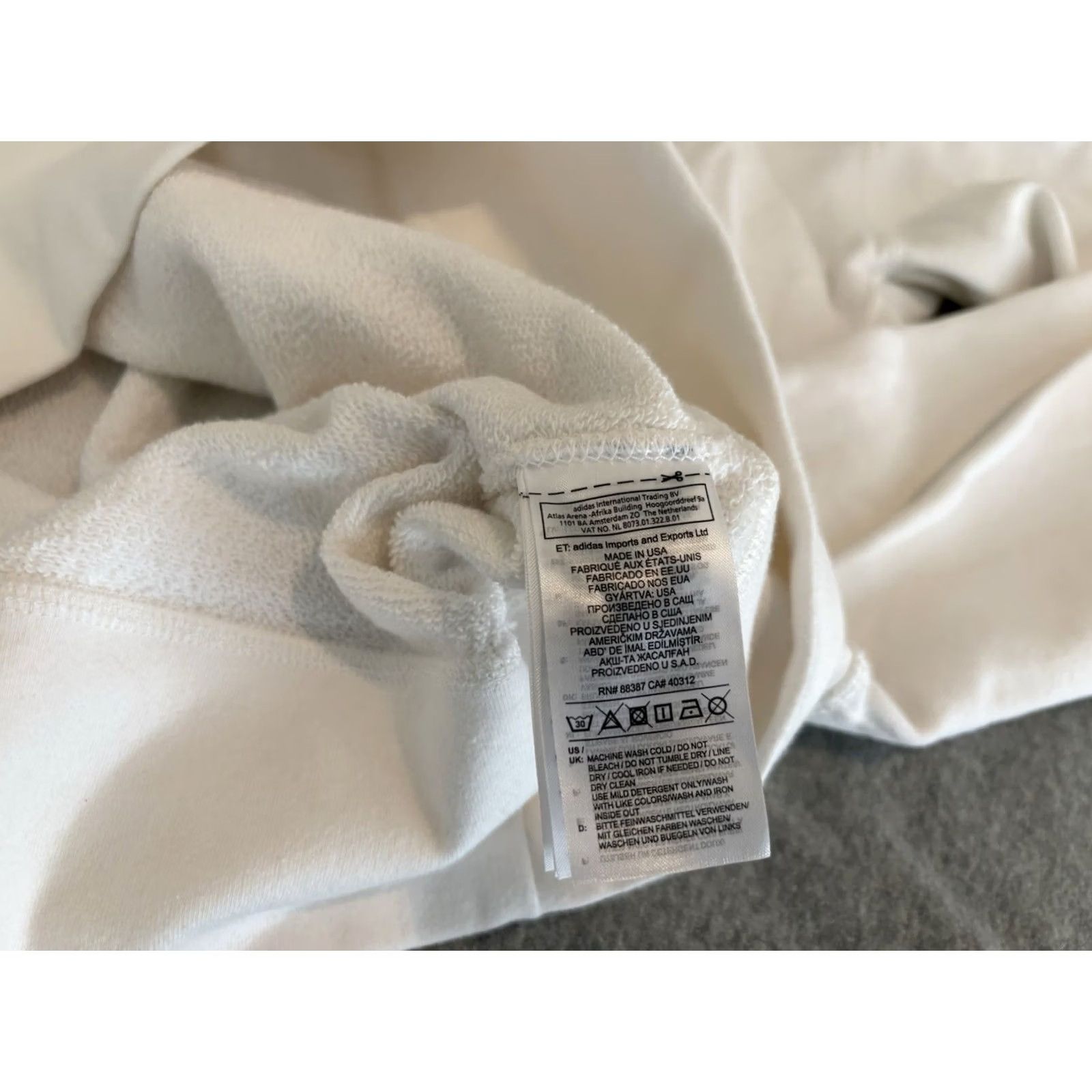 Adidas Adidas White Hoodie Pullover Sweater Medium Men Cotton USA California Swisstex Size M Size US M / EU 48-50 / 2 - 4 Thumbnail