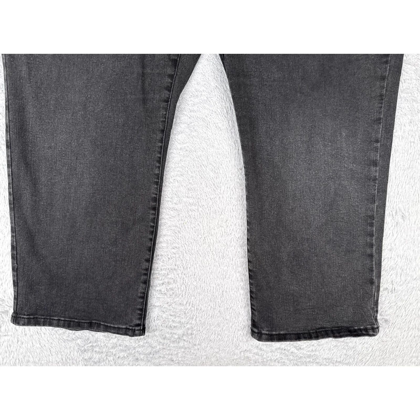 Style & Co Style & Co Jeans Womens 18W Black Capri Stretch Denim Plus Size Pants Size 40" / US 18 - 2 Thumbnail