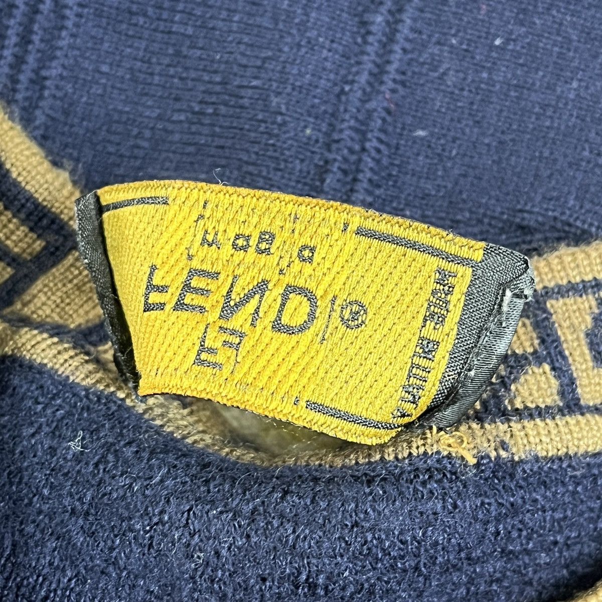 Fendi × Vintage Distressed FENDI Ripped Vintage Knitwear Sweater Size US S / EU 44-46 / 1 - 22 Thumbnail