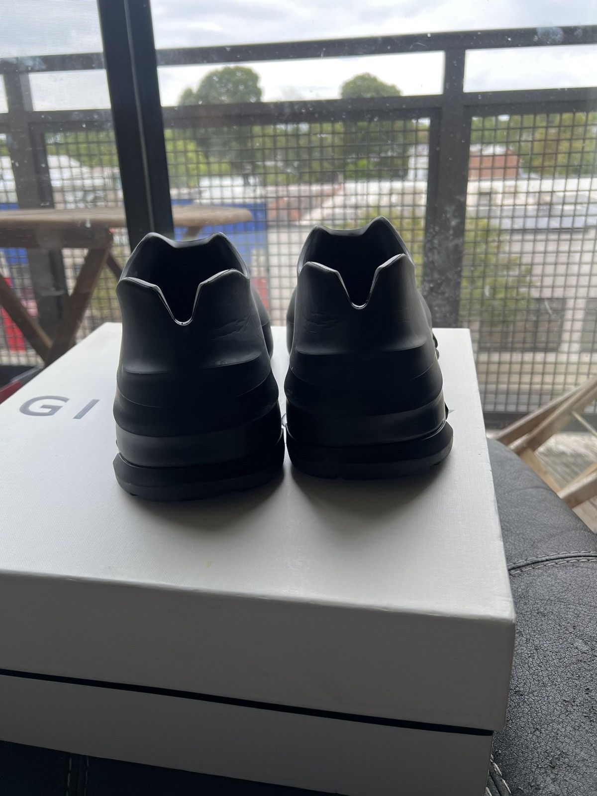 Givenchy Givenchy Marshmallows Size US 11 / EU 44 - 4 Thumbnail