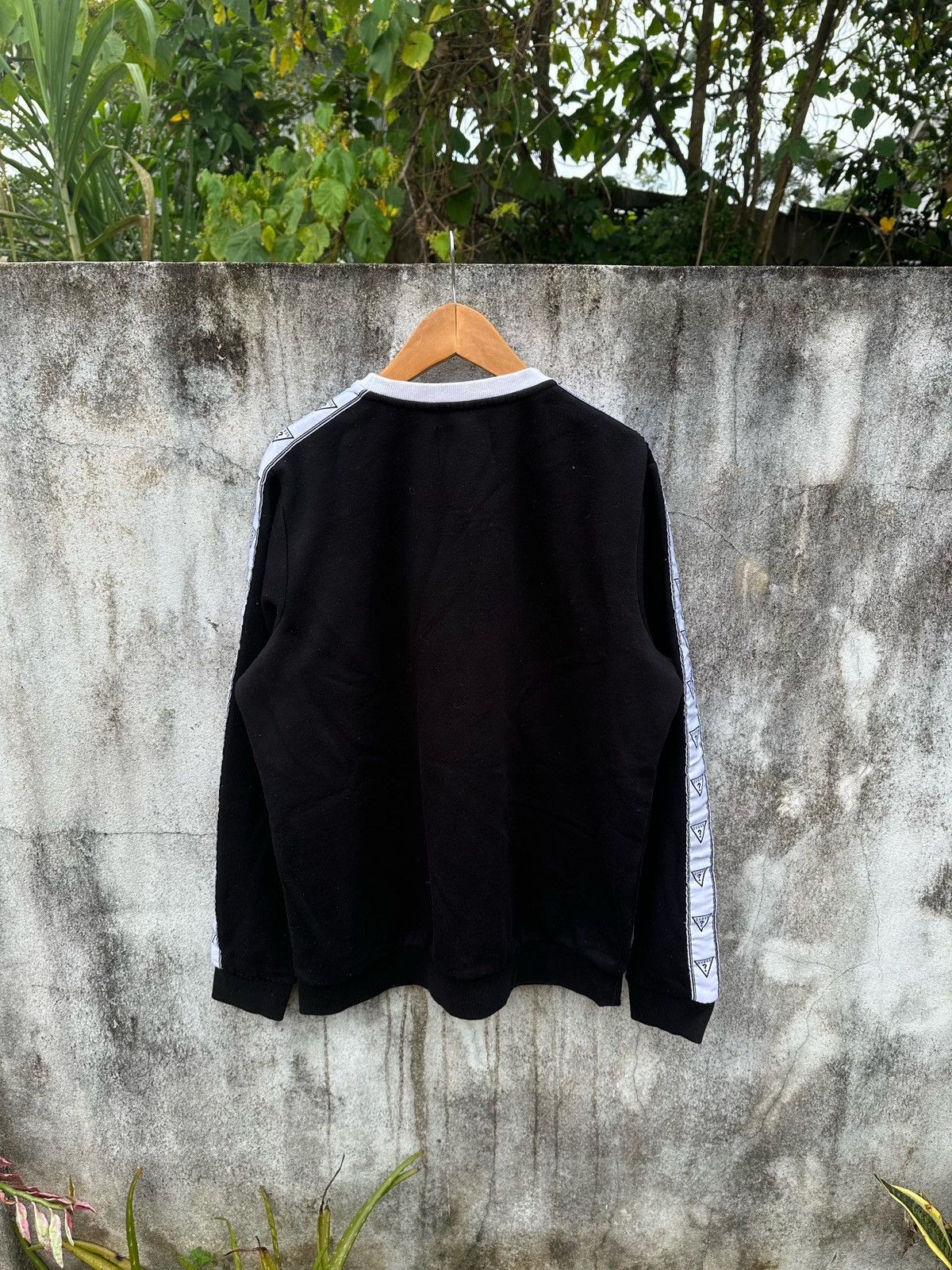 Guess Guess side tape pullover sweatshirt Size US M / EU 48-50 / 2 - 3 Thumbnail