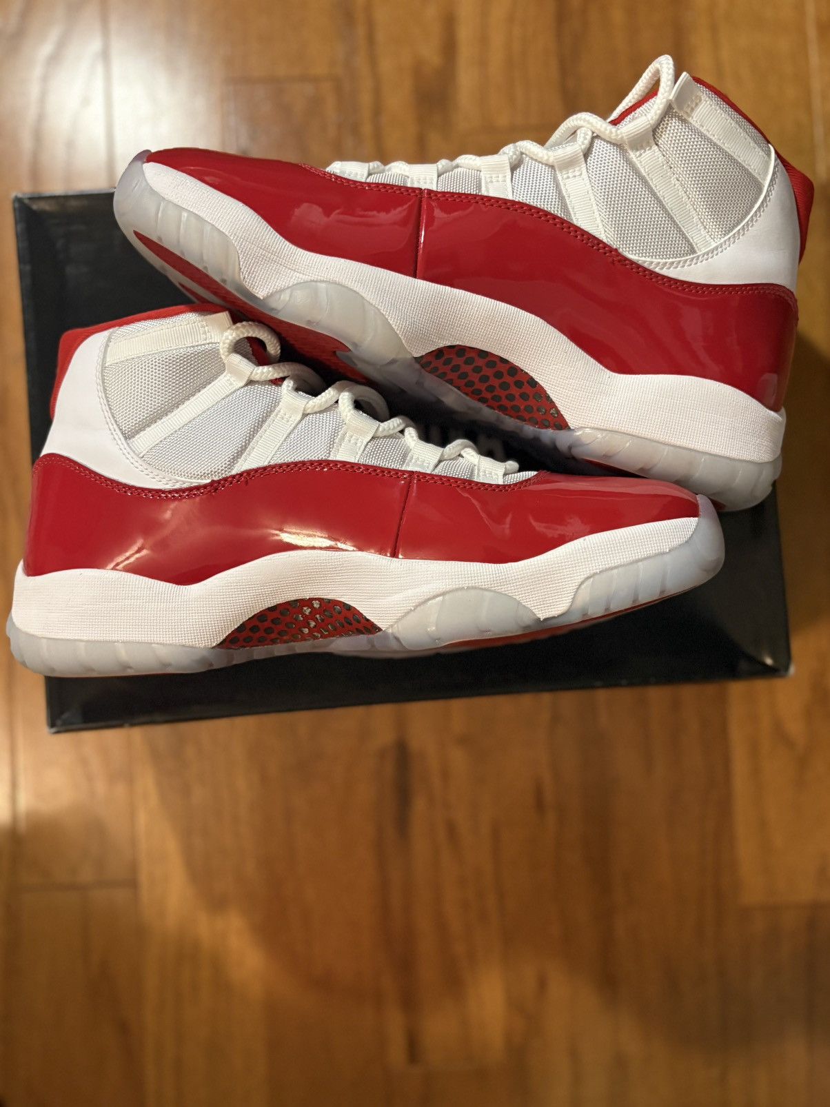 Jordan Brand Jordan 11 Cherry Red Size 12 Size US 12 / EU 45 - 2 Thumbnail