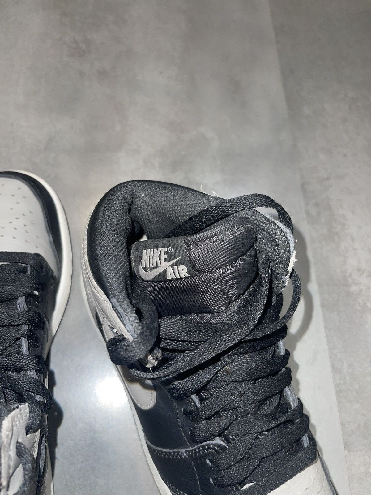 Nike 6Y SS18 Nike Jordan 1 Retro High Shadows (GS) Sneakers Size US 8 / IT 38 - 13 Thumbnail