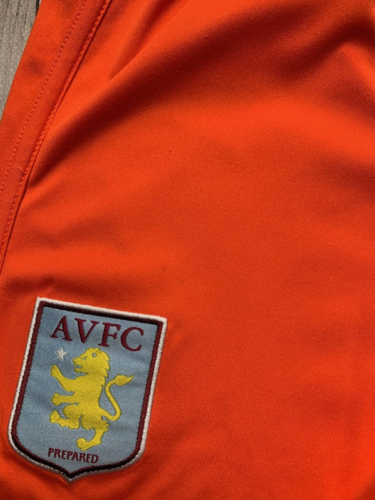 Vintage Vintage Soccer shorts Aston Villa size Xs Size US 28 / EU 44 - 5 Thumbnail