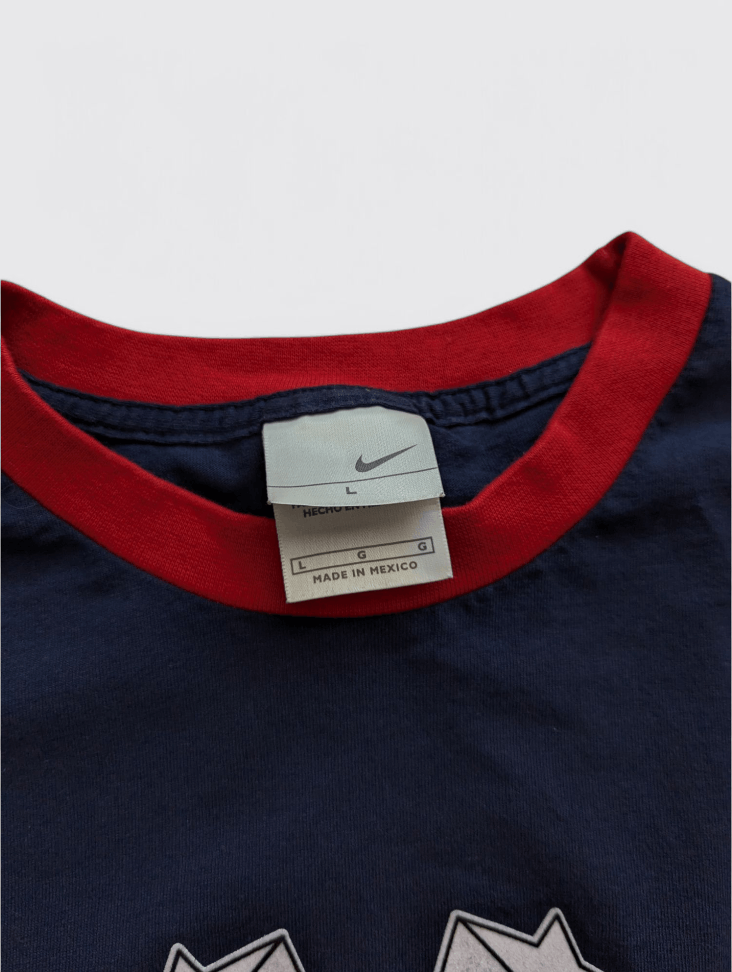 Nike Nike Vintage 90s Big Logo TShirt Size US L / EU 52-54 / 3 - 9 Thumbnail