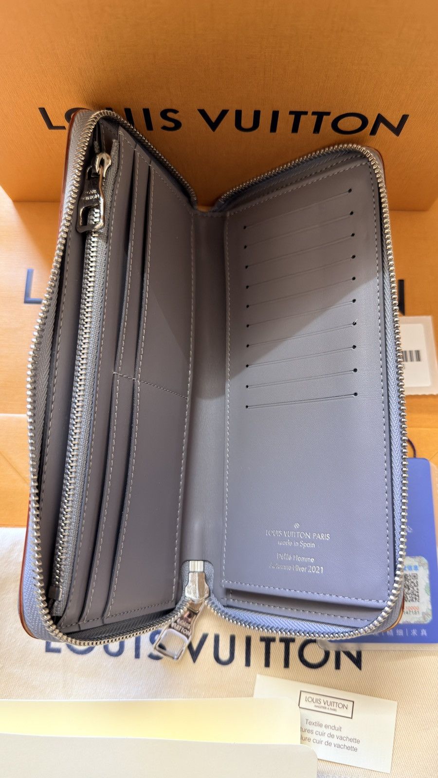 Louis Vuitton Louis Vuitton 2D Silver Metallic Mirror Zippy Long Wallet Size ONE SIZE - 6 Thumbnail