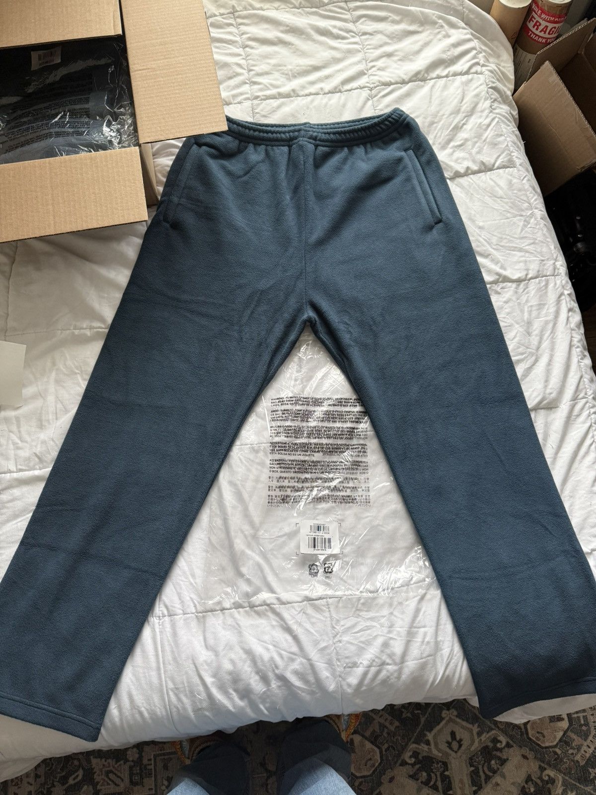 Balenciaga × Gap × Yeezy Yeezy gap polar fleece sweatpants Size US 36 / EU 52 - 1 Thumbnail