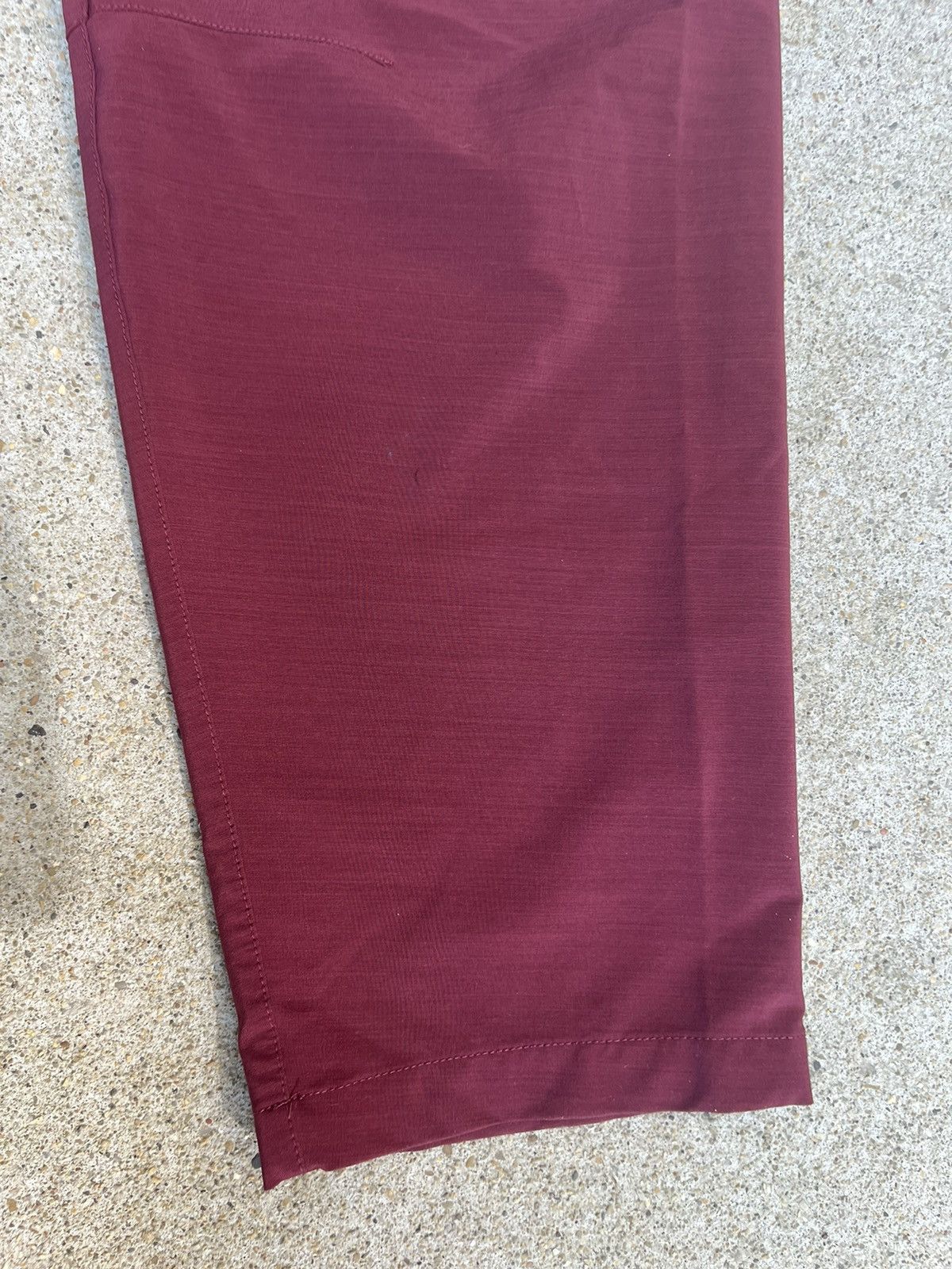 Fabletics Fabletics Maroon Workout Pants Size US 32 / EU 48 - 8 Thumbnail