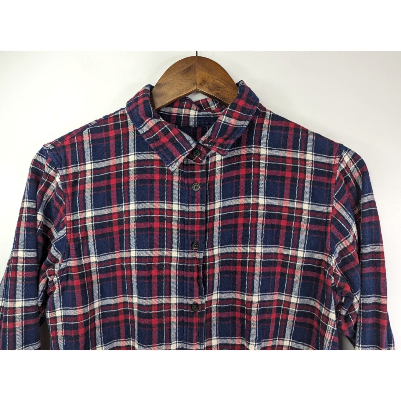 Uniqlo Uniqlo Shirt Women’s Medium Blue Red Plaid Long Sleeve Button Up Flannel Cotton Size M / US 6-8 / IT 42-44 - 2 Thumbnail