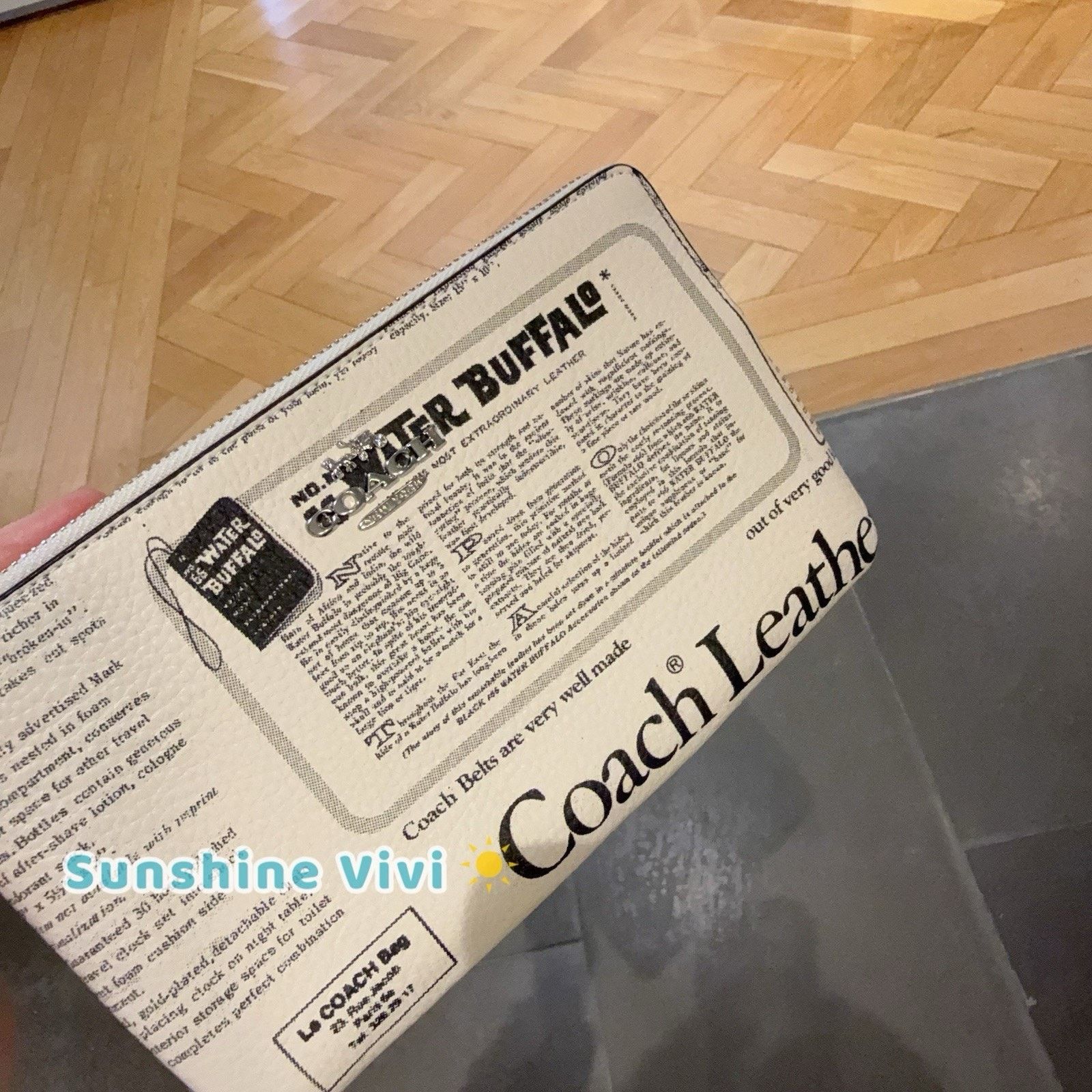 Coach NWT Coach Large Corner Zip Wristlet Newspaper Chalk CDE80 Size ONE SIZE - 4 Thumbnail