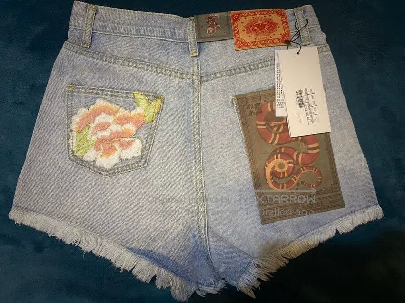 Gucci Gucci Vintage high-waisted gold thread heavy industry embr Size 27" / US 4 / IT 40 - 2 Thumbnail