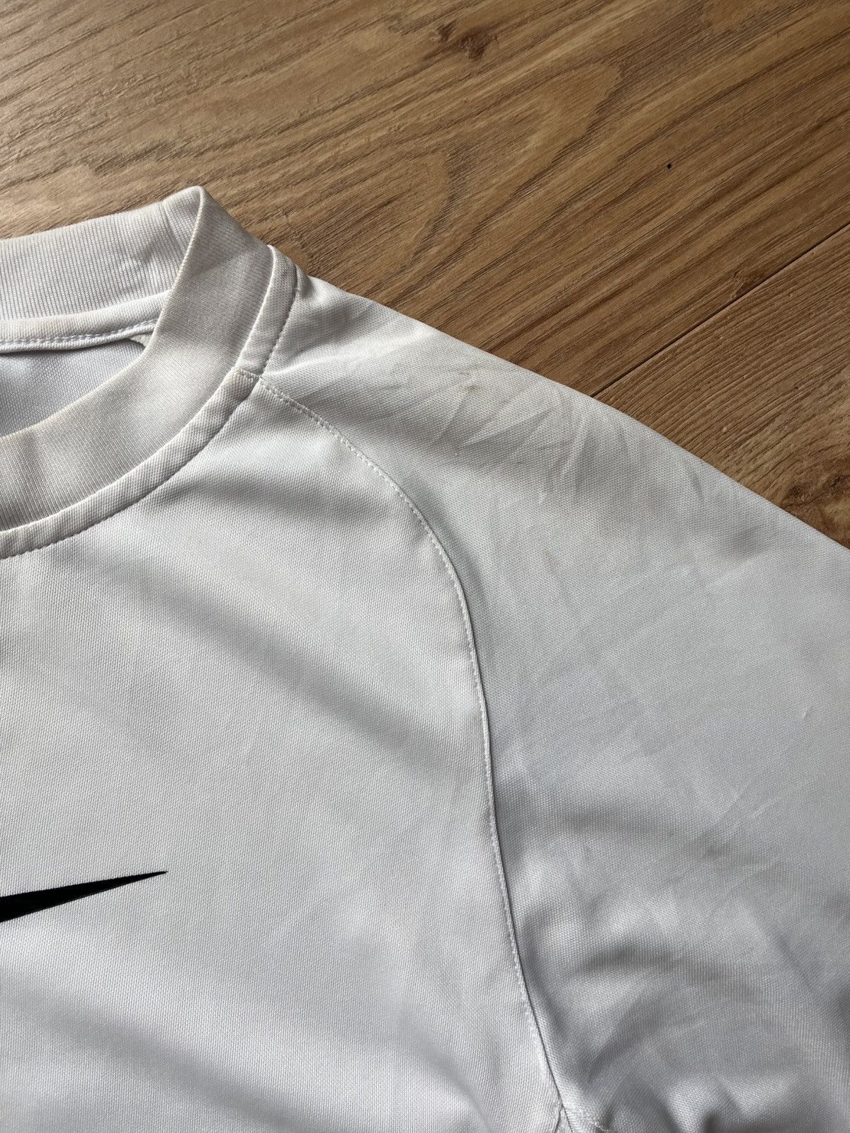 Nike 90’s NIKE TEAM BIG CENTRAL SWOOSH LOGO Y2K RETRO TEE RARE Size US M / EU 48-50 / 2 - 14 Thumbnail