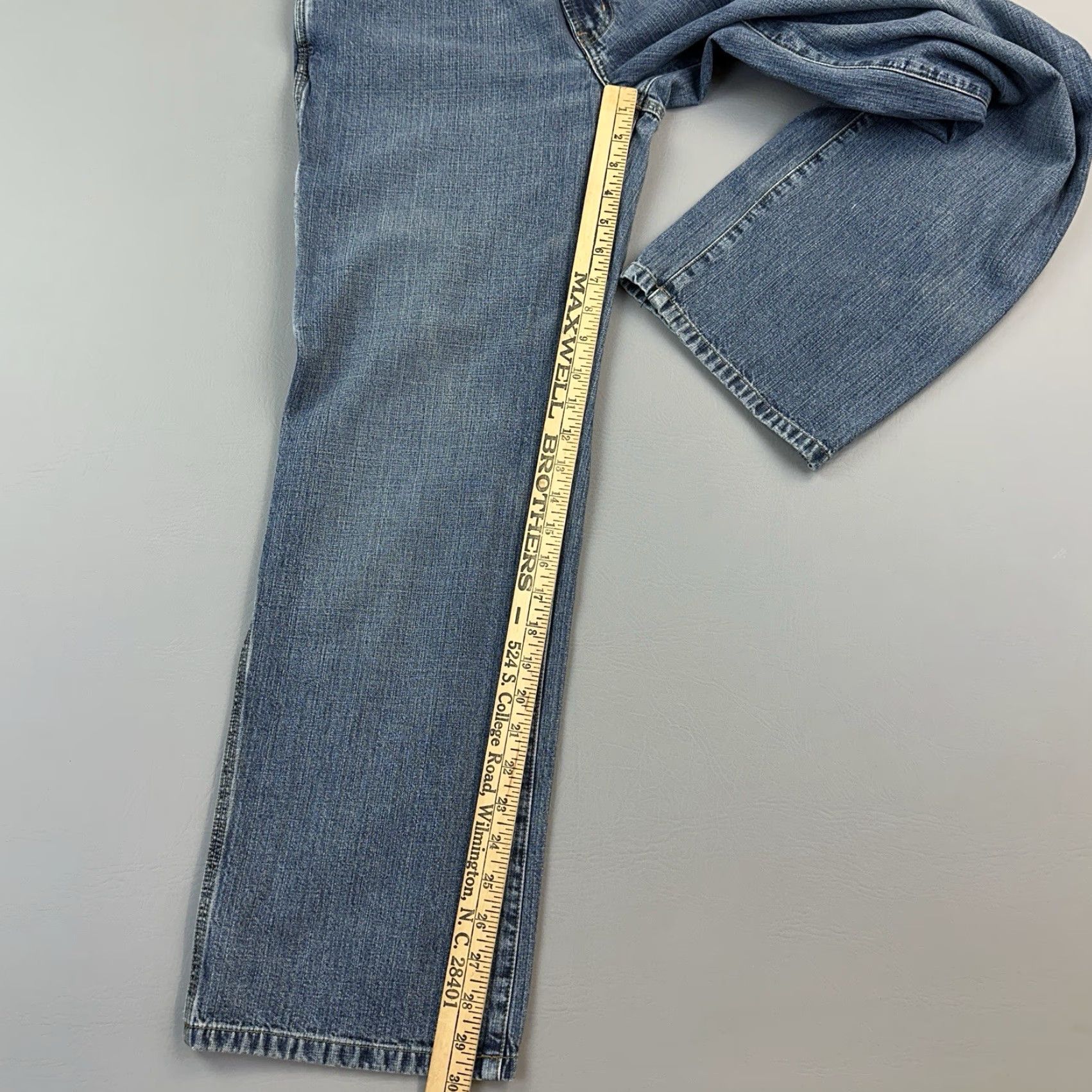 Tommy Hilfiger VINTAGE Tommy Hilfiger Jeans Mens 29x30 Dark Wash Relaxed Carpenter Skate Y2K Size US 29 - 3 Thumbnail