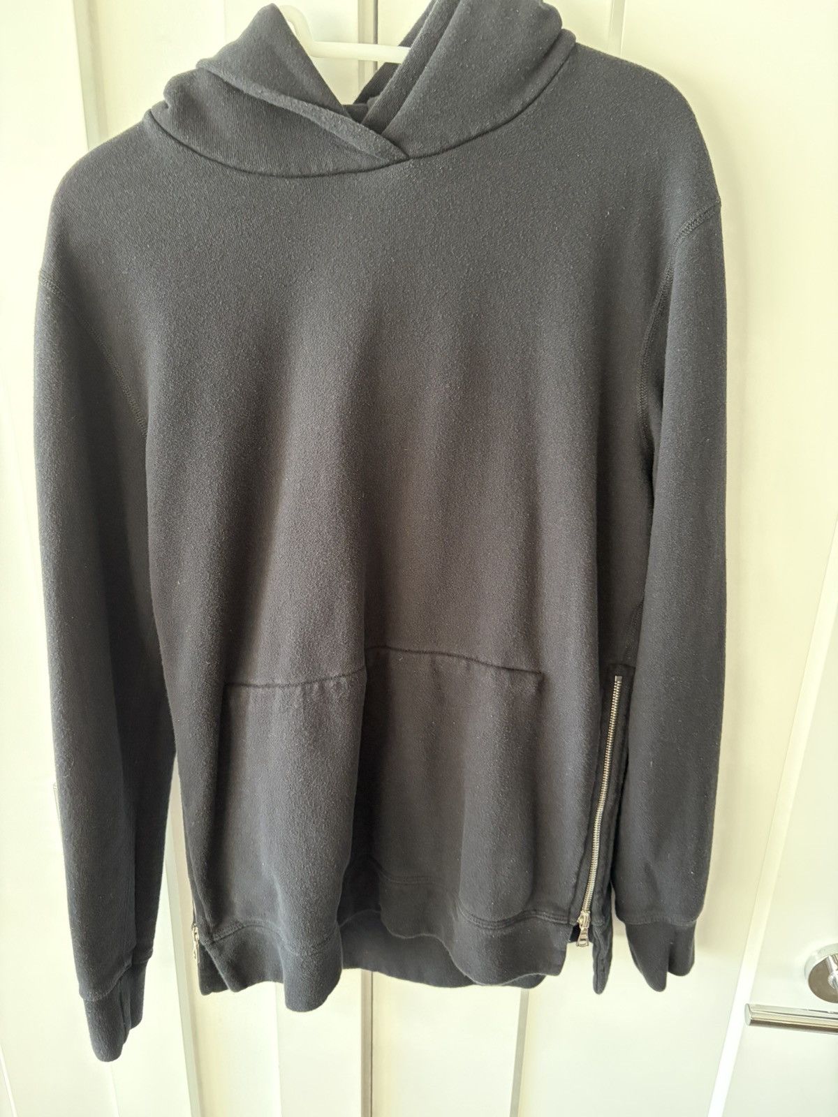 John Elliott John Elliott Villain Hoodie (Black, Size 2 / Medium) Size US M / EU 48-50 / 2 - 1 Thumbnail