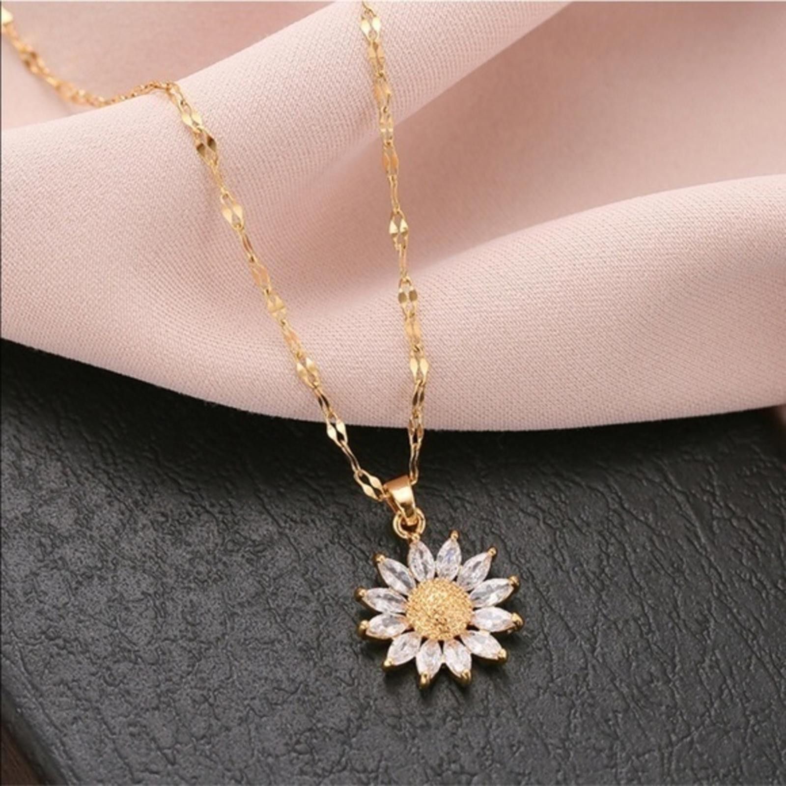 Designer Sunflower CZ Diamond Pendant Necklace 18K Plated Gd NWT Size ONE SIZE - 2 Thumbnail